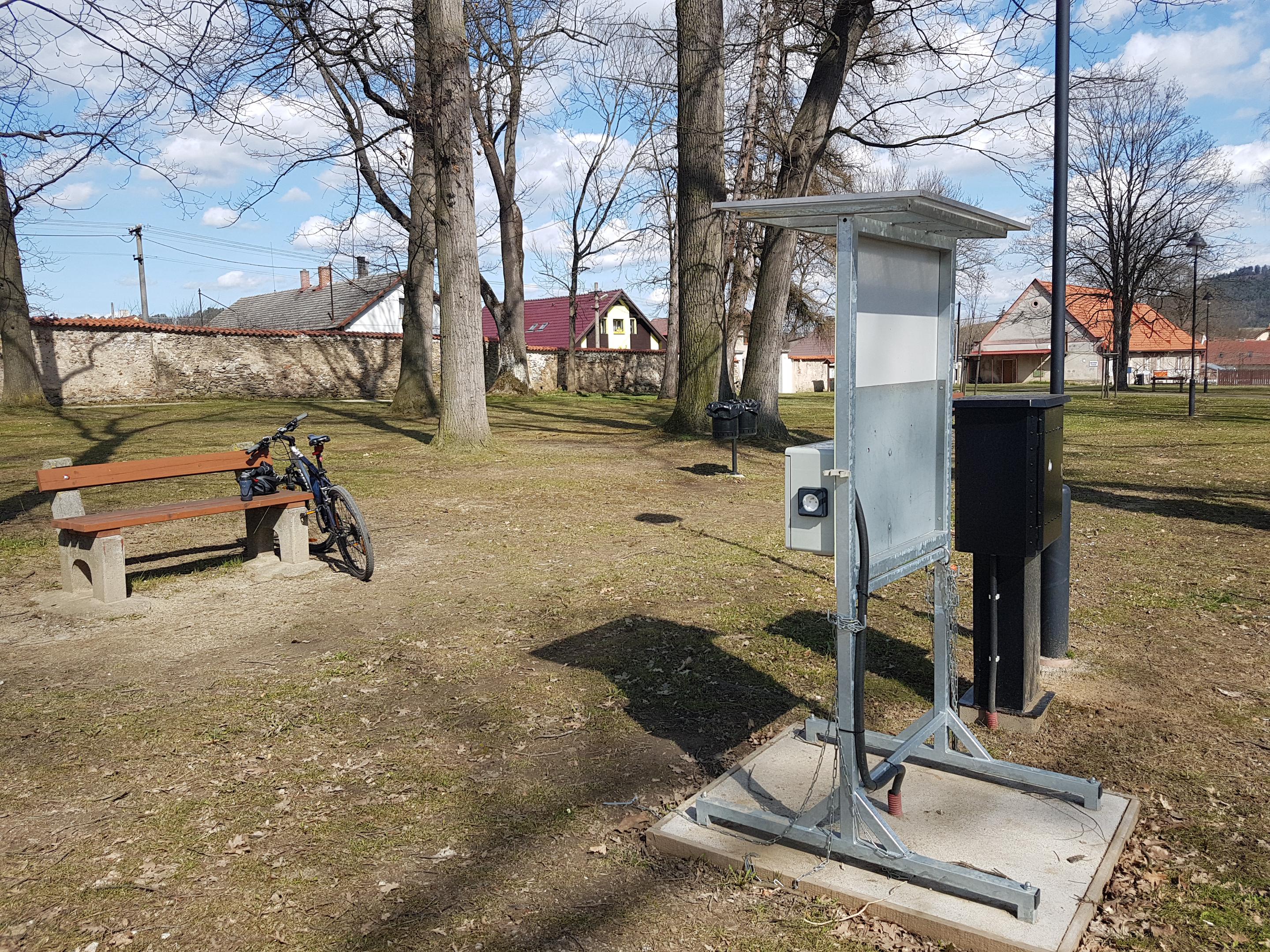 Nabíjecí stanice Zámecký park Žichovice foto 5