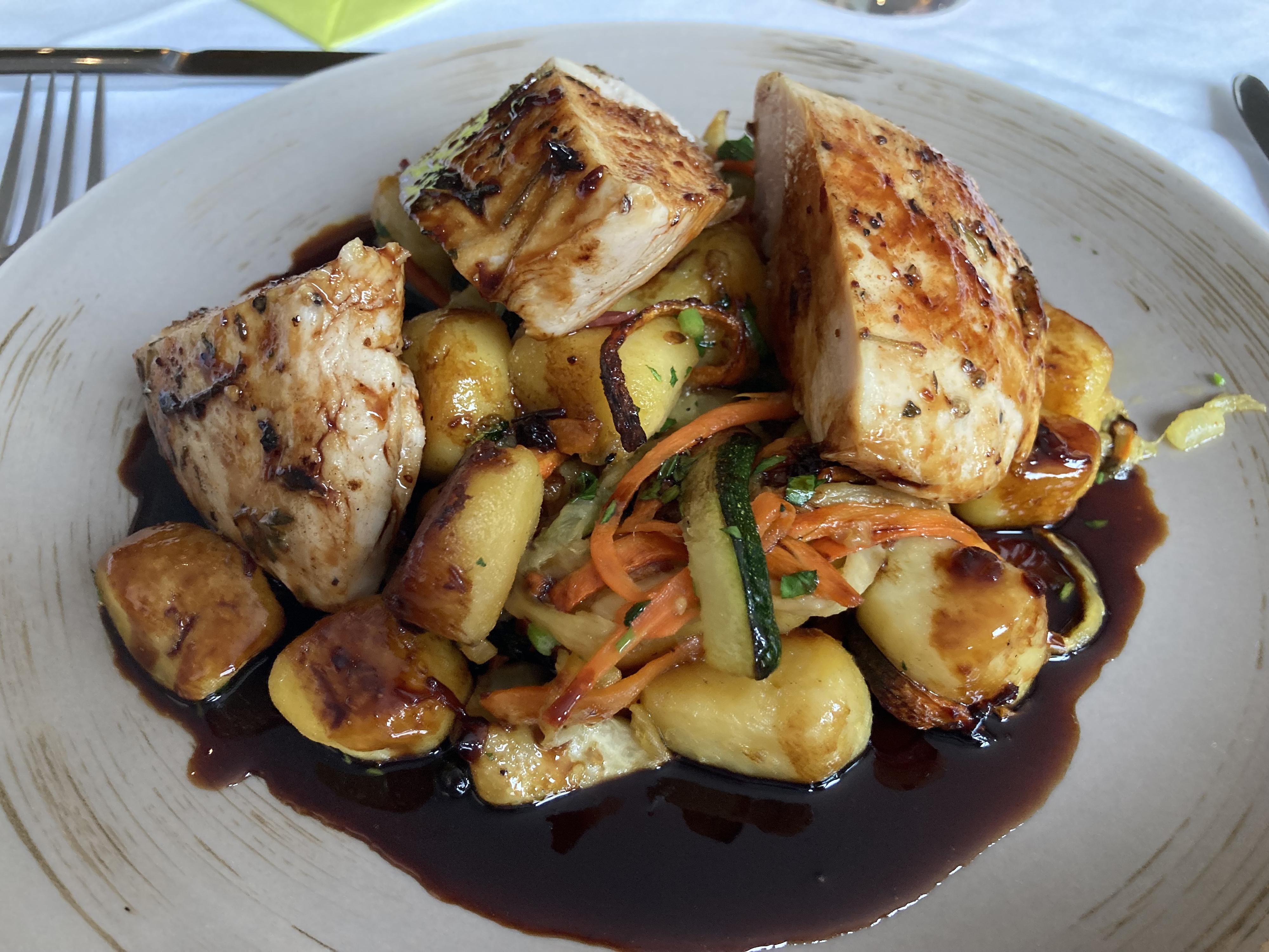 Restaurace Sporthotel Zátoň foto 2