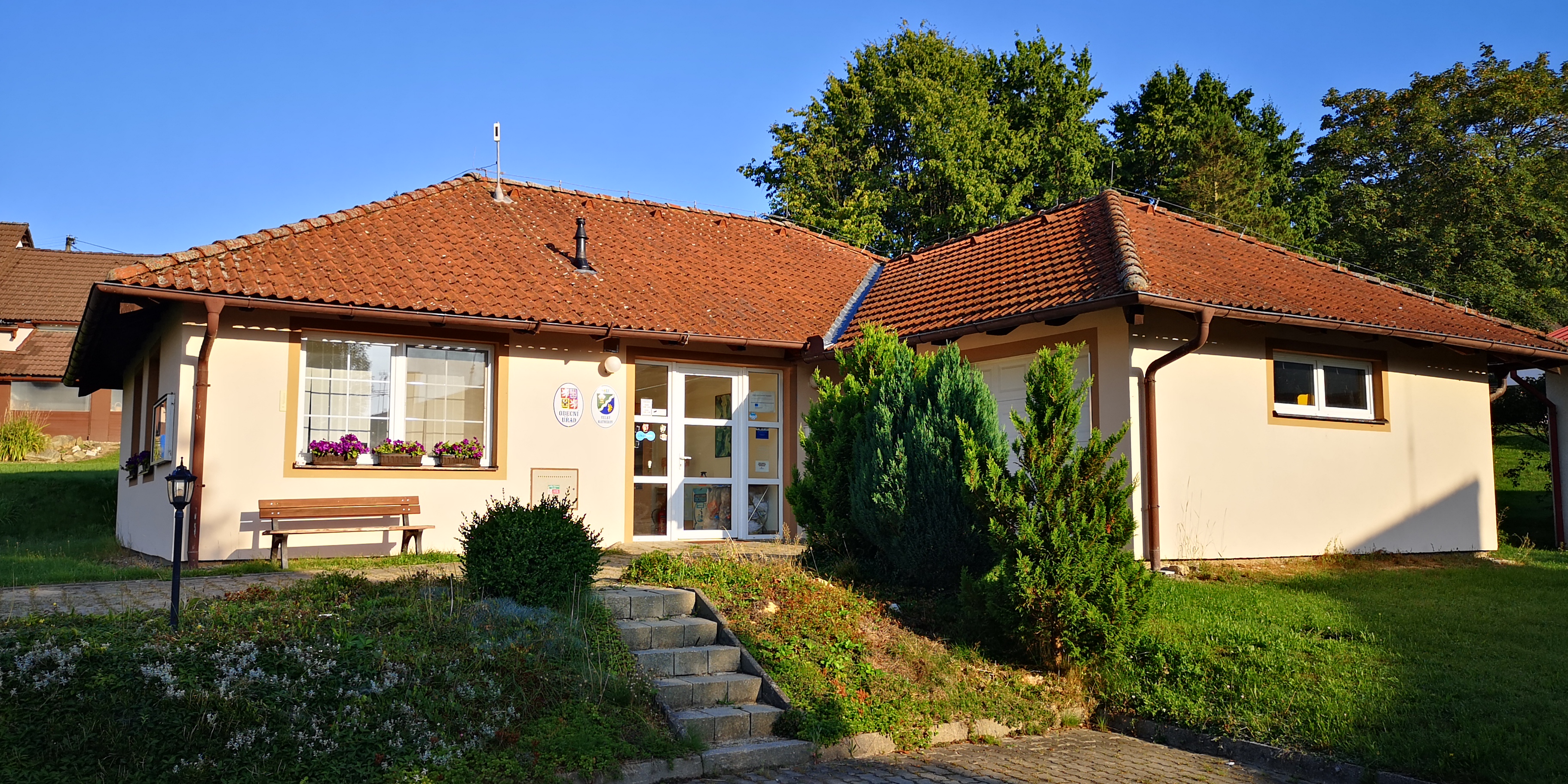 Velký Ratmírov - obecní úřad