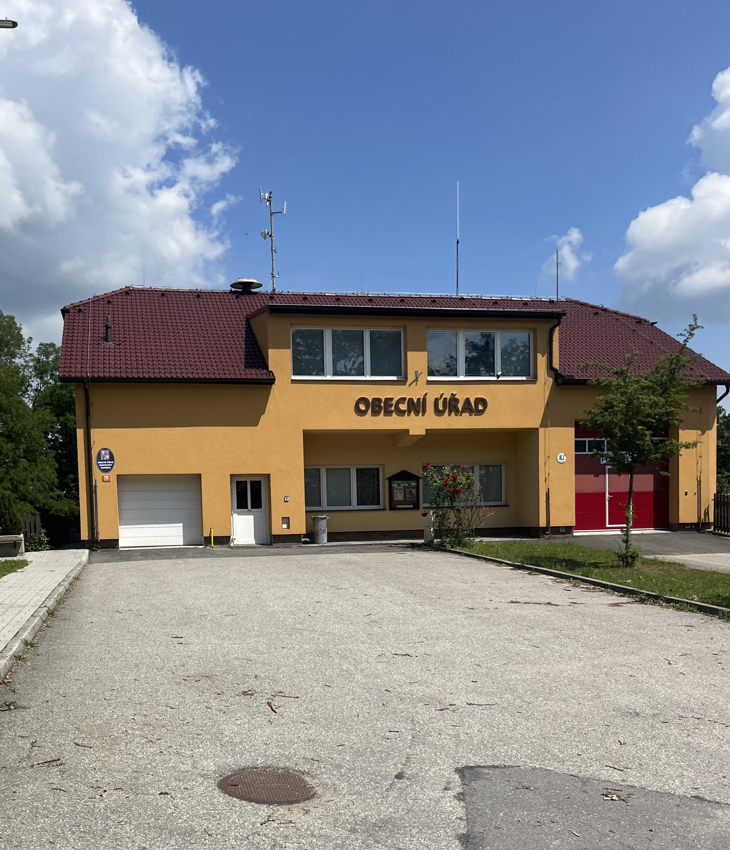 Chotoviny - obecní úřad foto 2