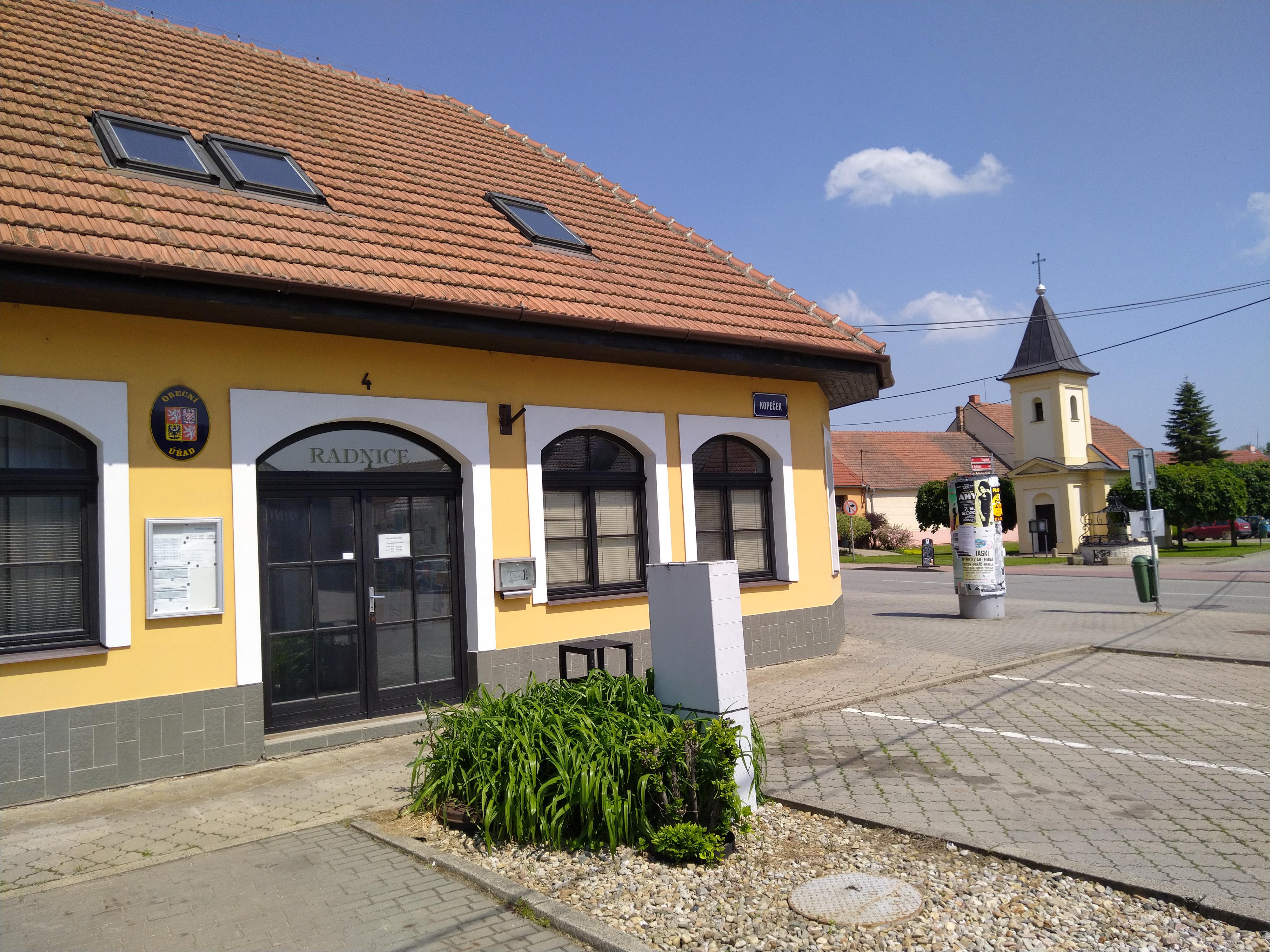 Žabčice - obecní úřad foto 3