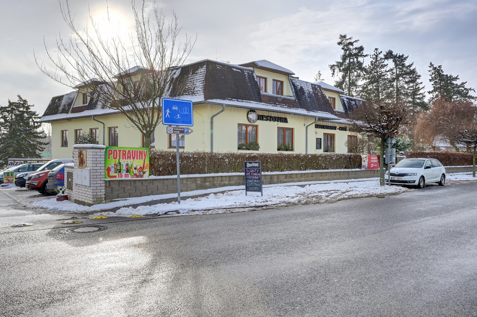 Restovna - Restaurant + Penzion foto 2