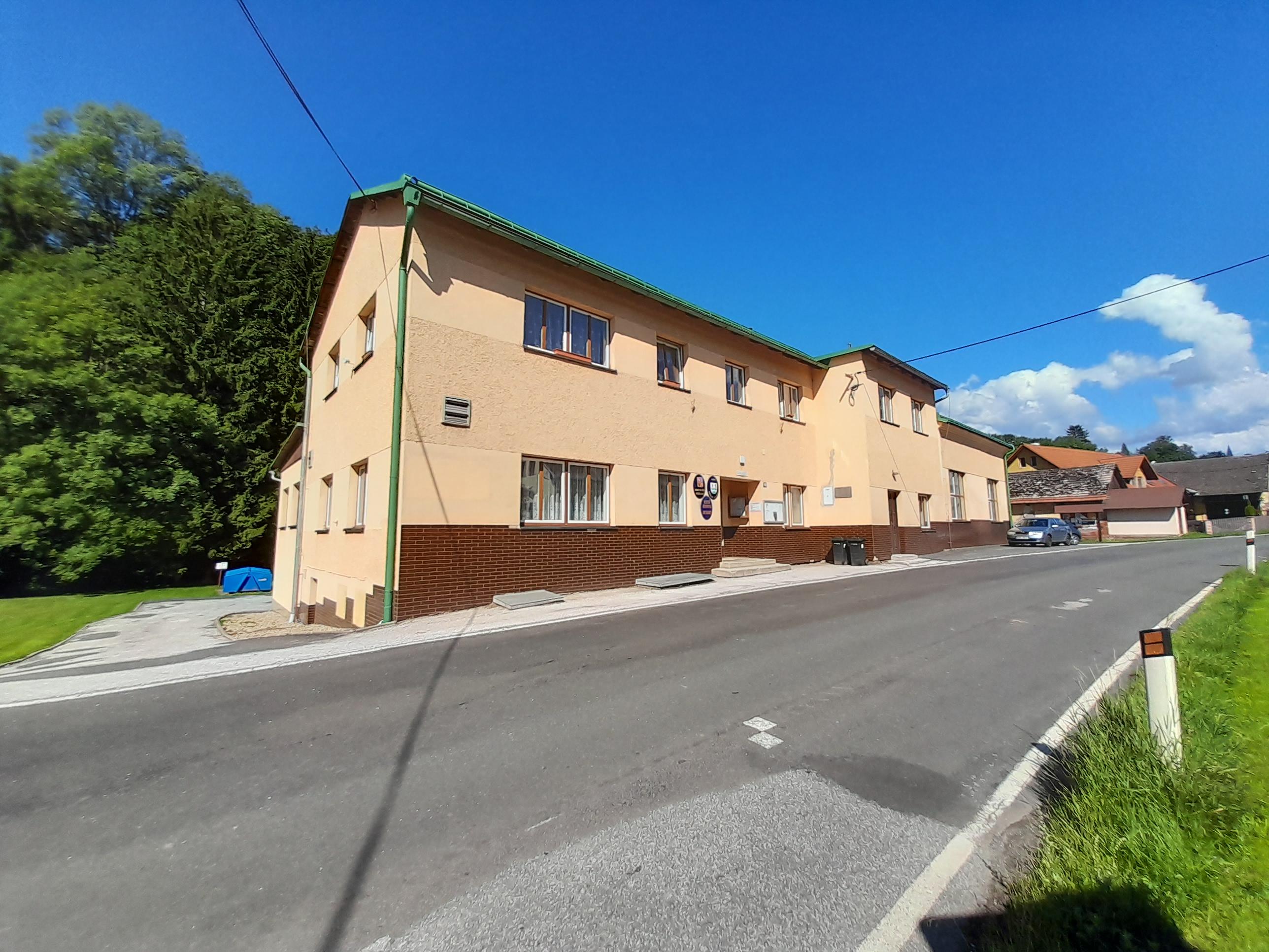 Dolní Lánov - obecní úřad foto 2