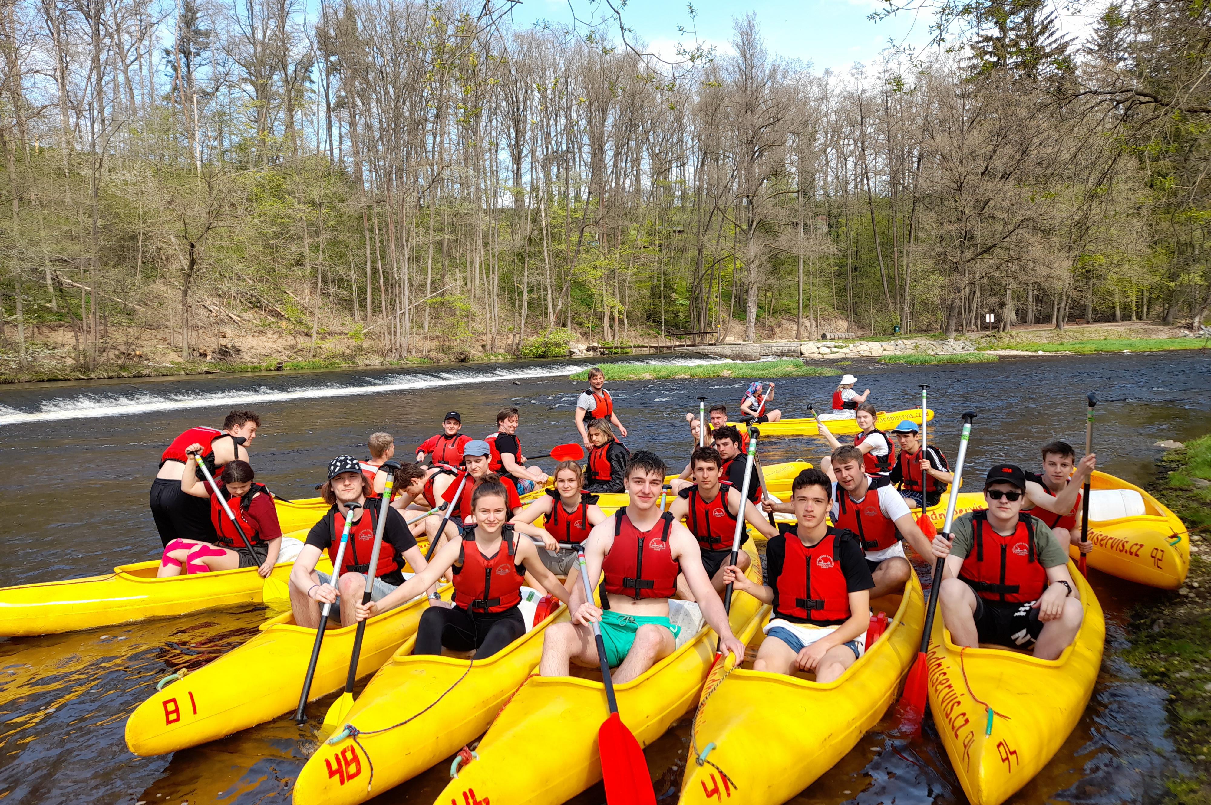 Lodní servis Strakonice - Půjčovna kánoí a raftů Kestřany
