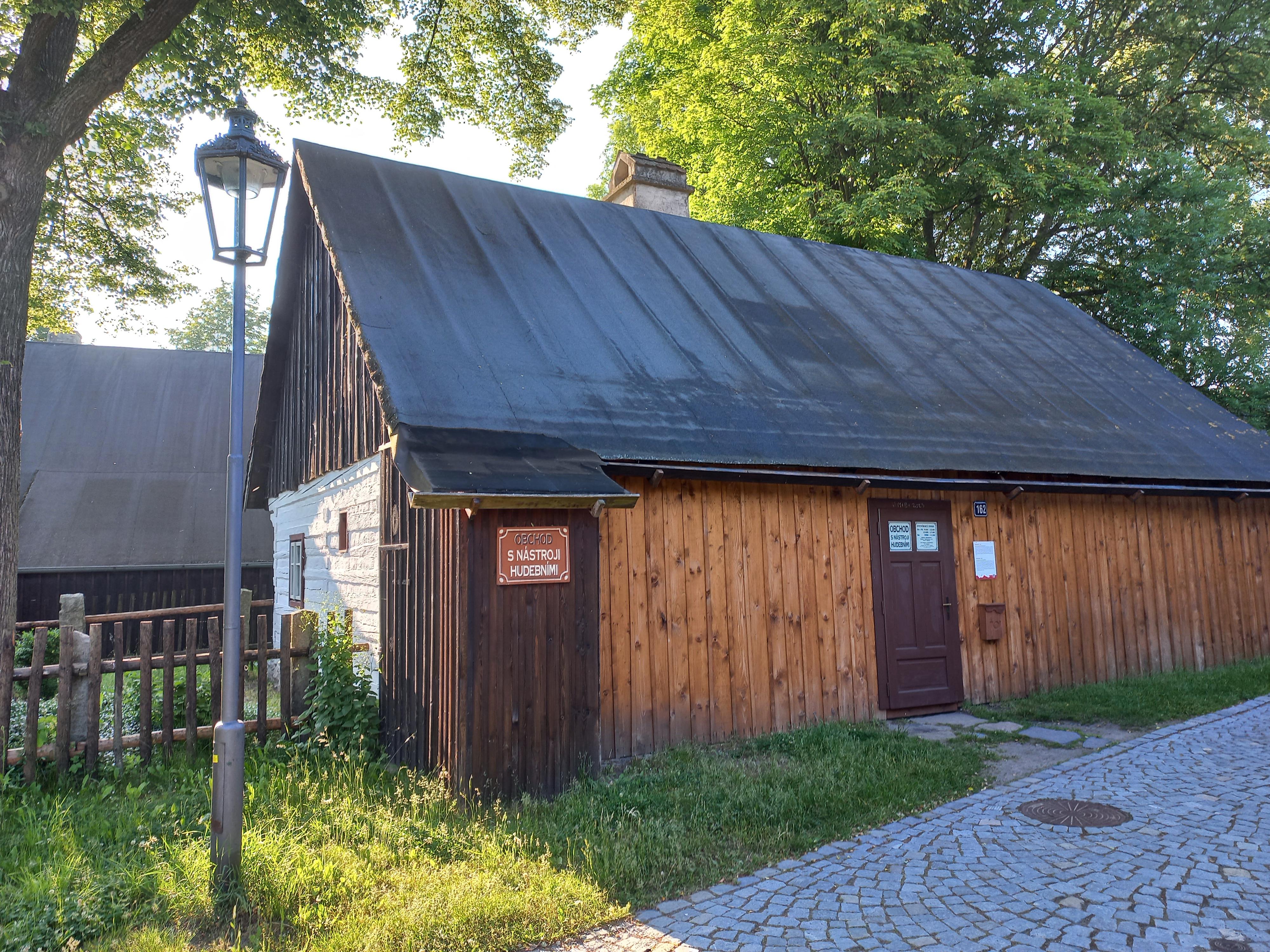 Obchod nástroji hudebními - Petr Krampera foto 3