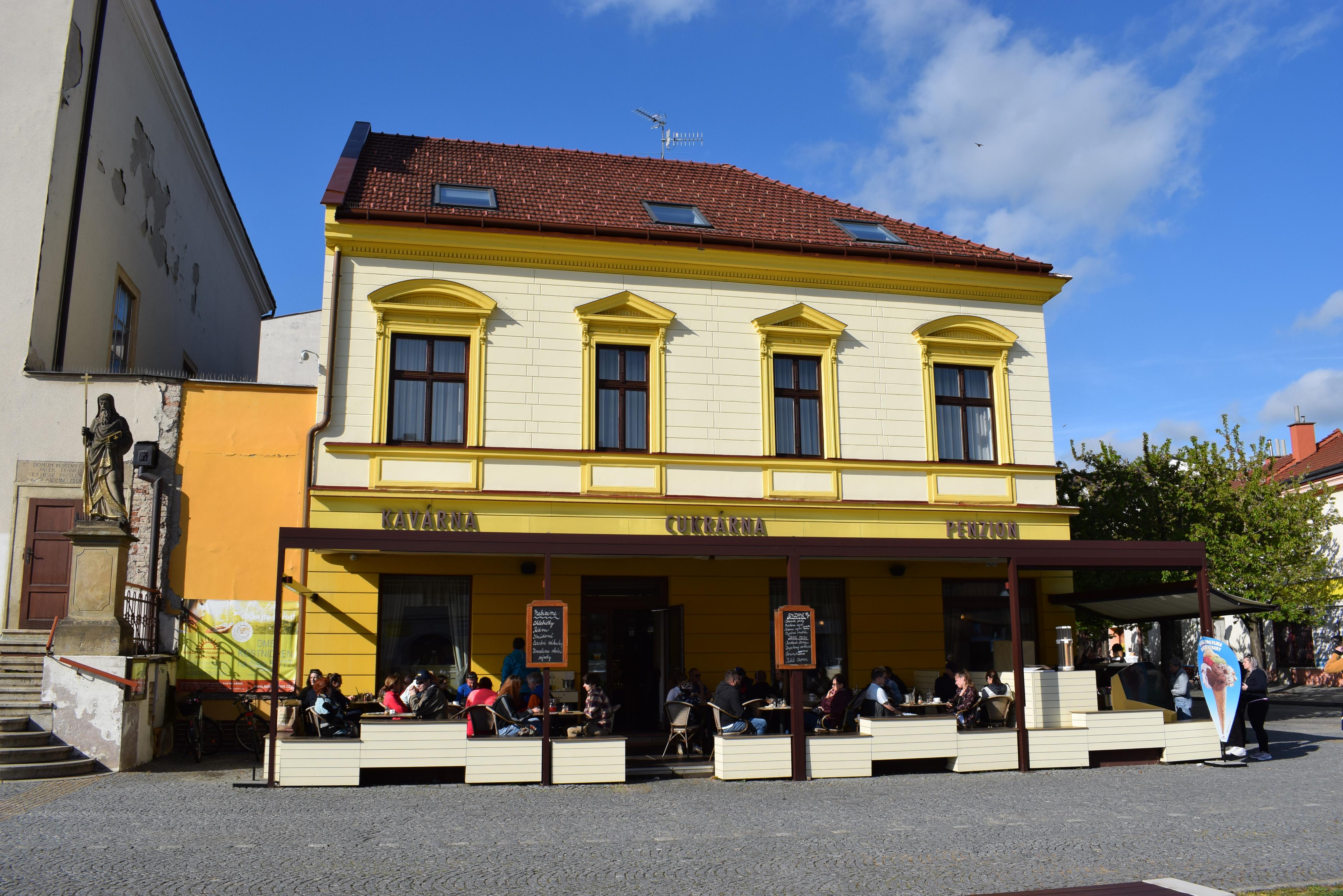 Longus - kavárna a cukrárna foto 4