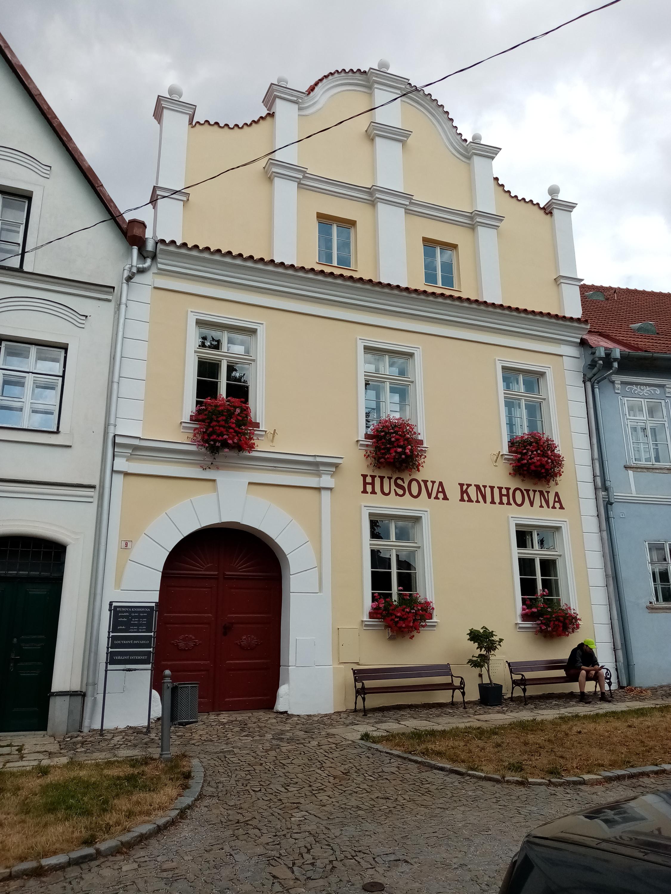 Husova knihovna Polná foto 6