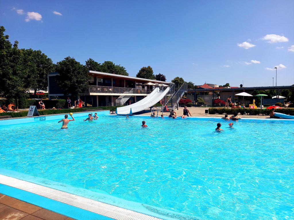 Sportovní areál Na Koupališti - Venkovní bazén foto 3