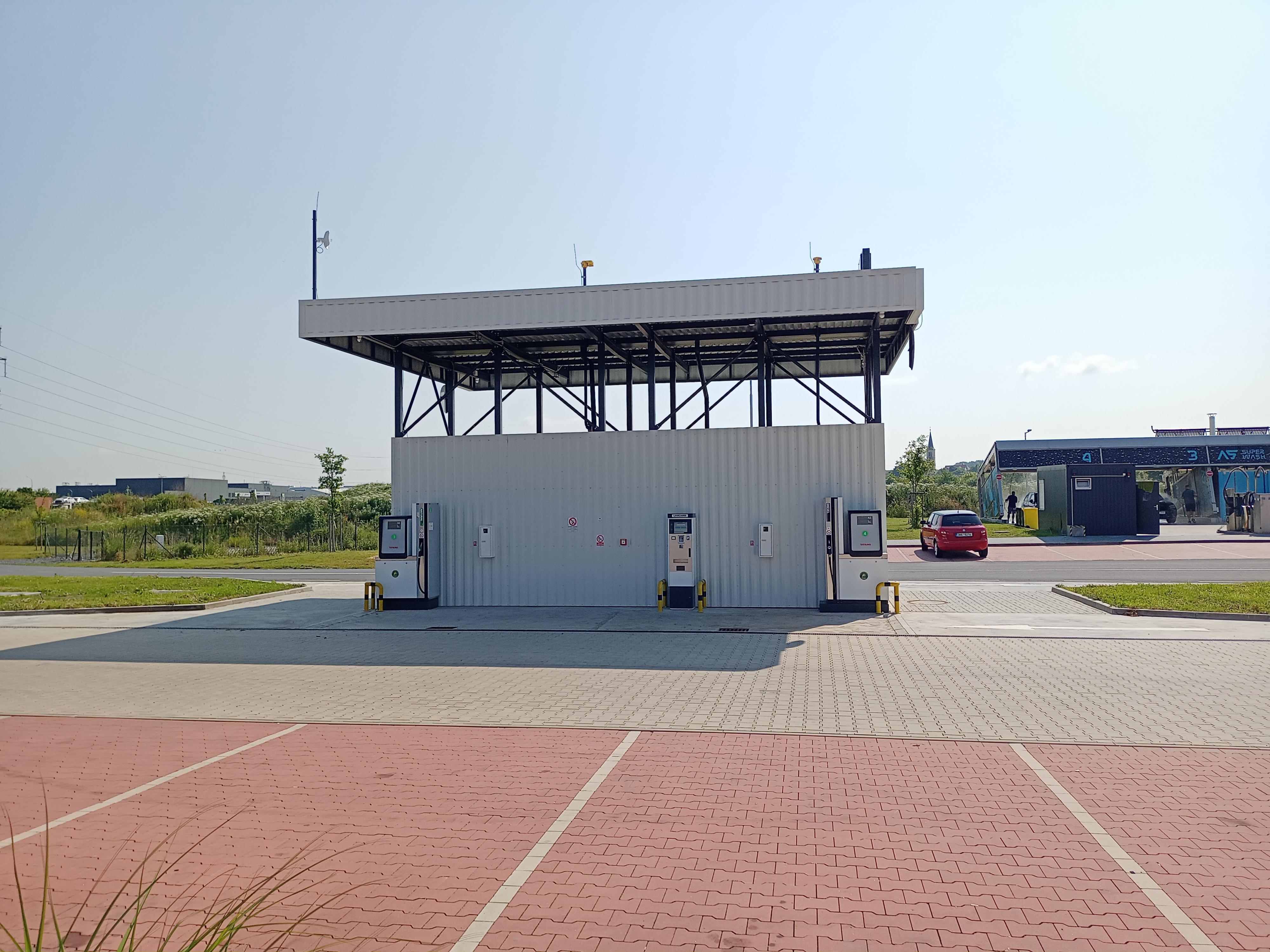 Samoobslužná čerpací stanice Ovčáry foto 2