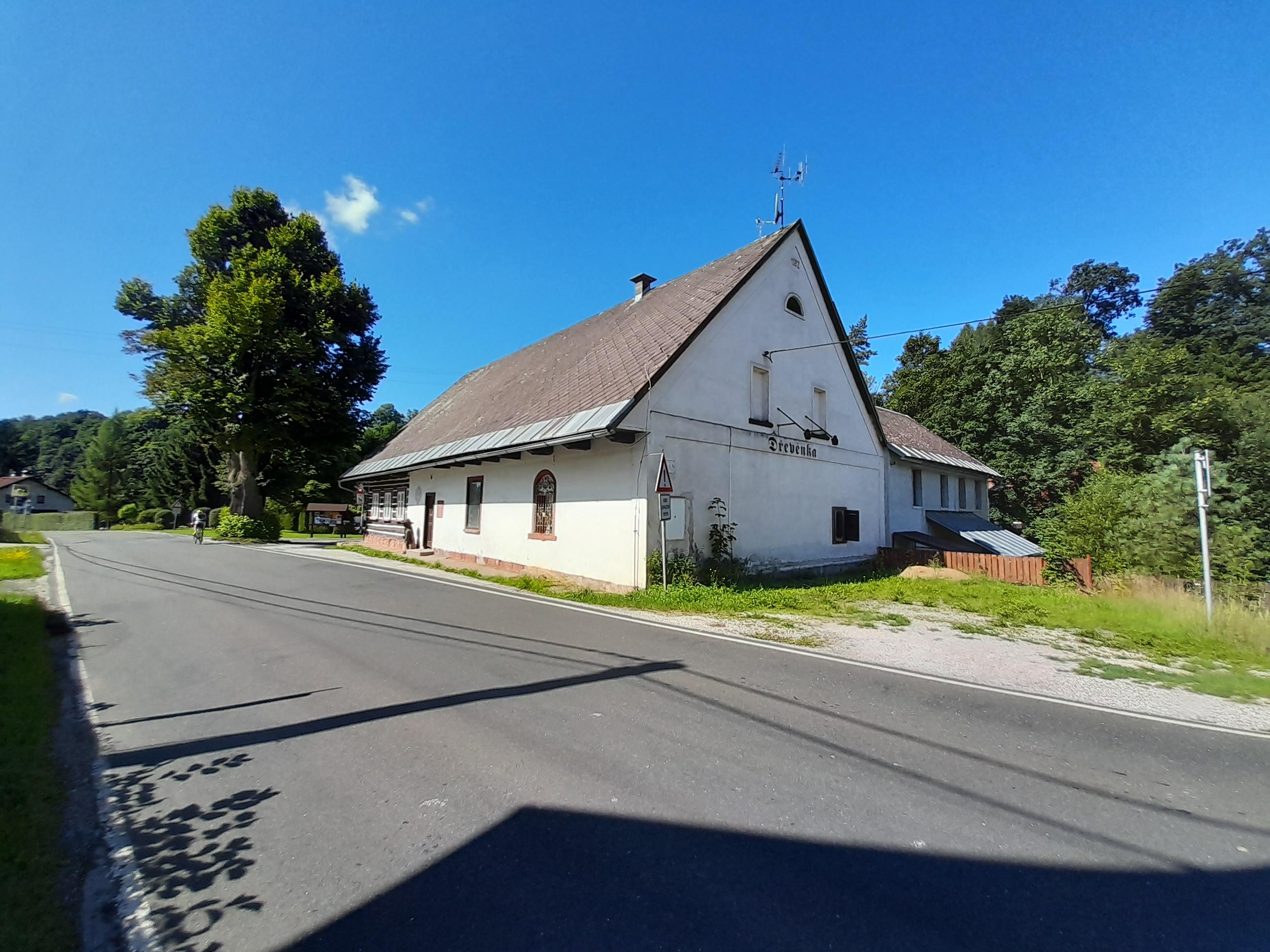 Poloroubenka Dřevěnka foto 4