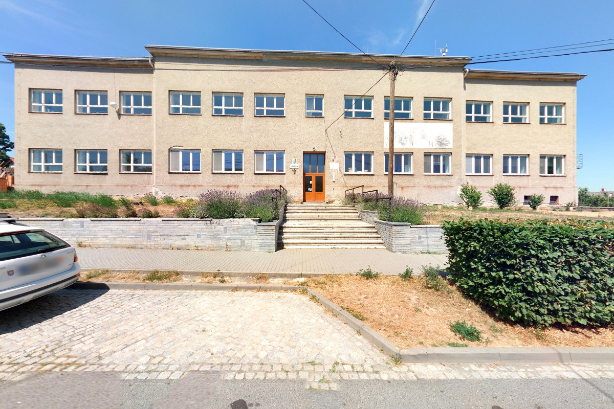 ZŠ Náměšť na Hané, Zákostelí