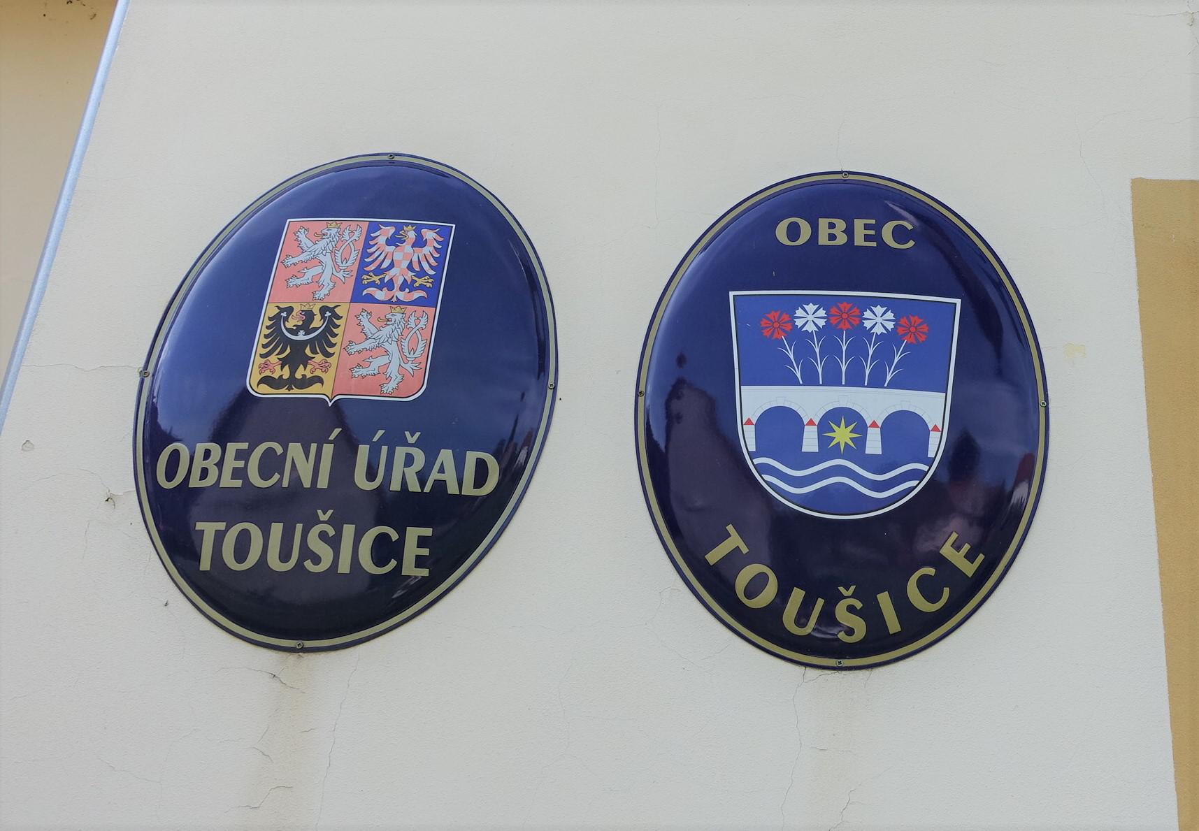 Toušice - obecní úřad foto 3