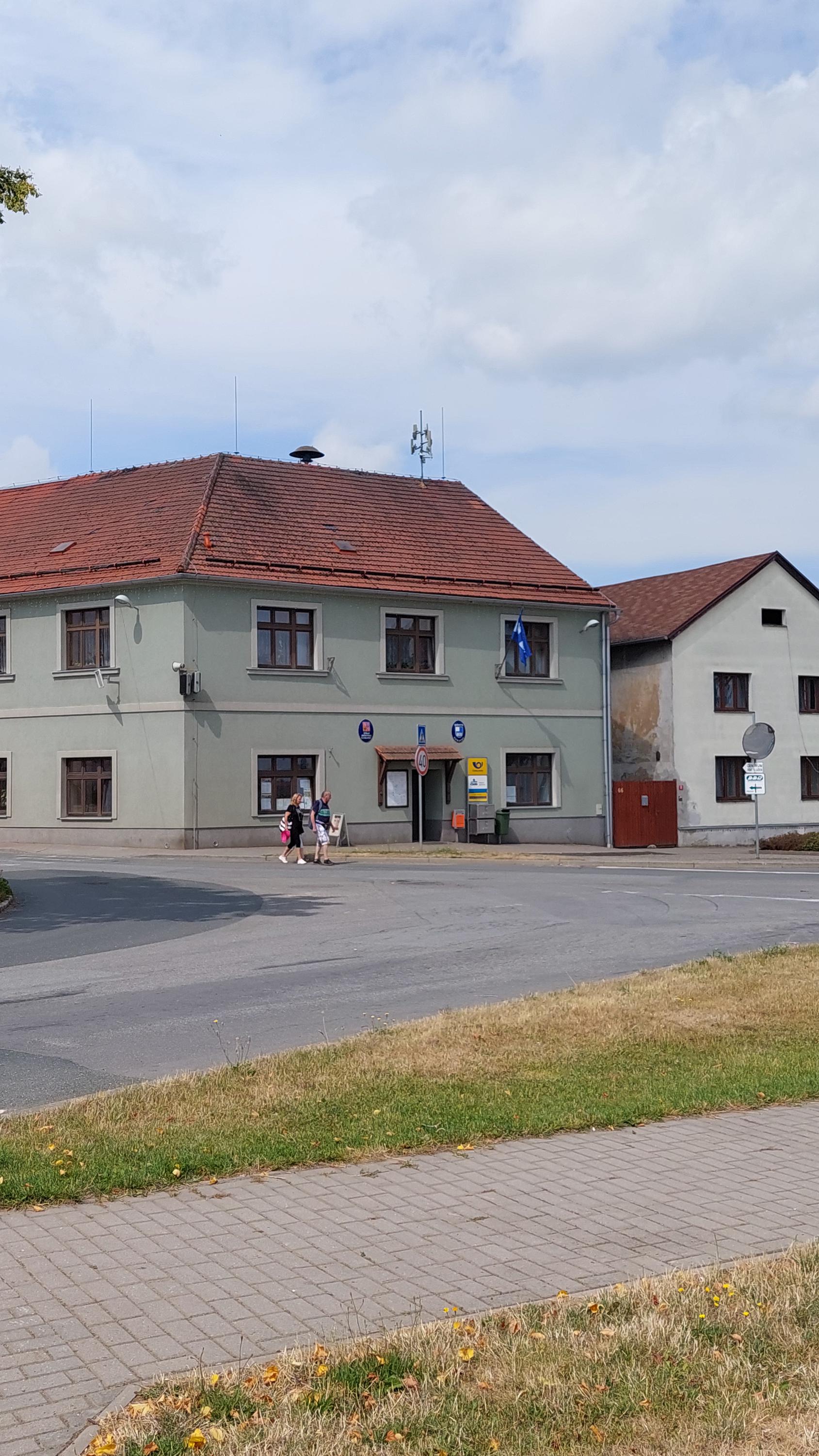 Lukavec - úřad městyse foto 4
