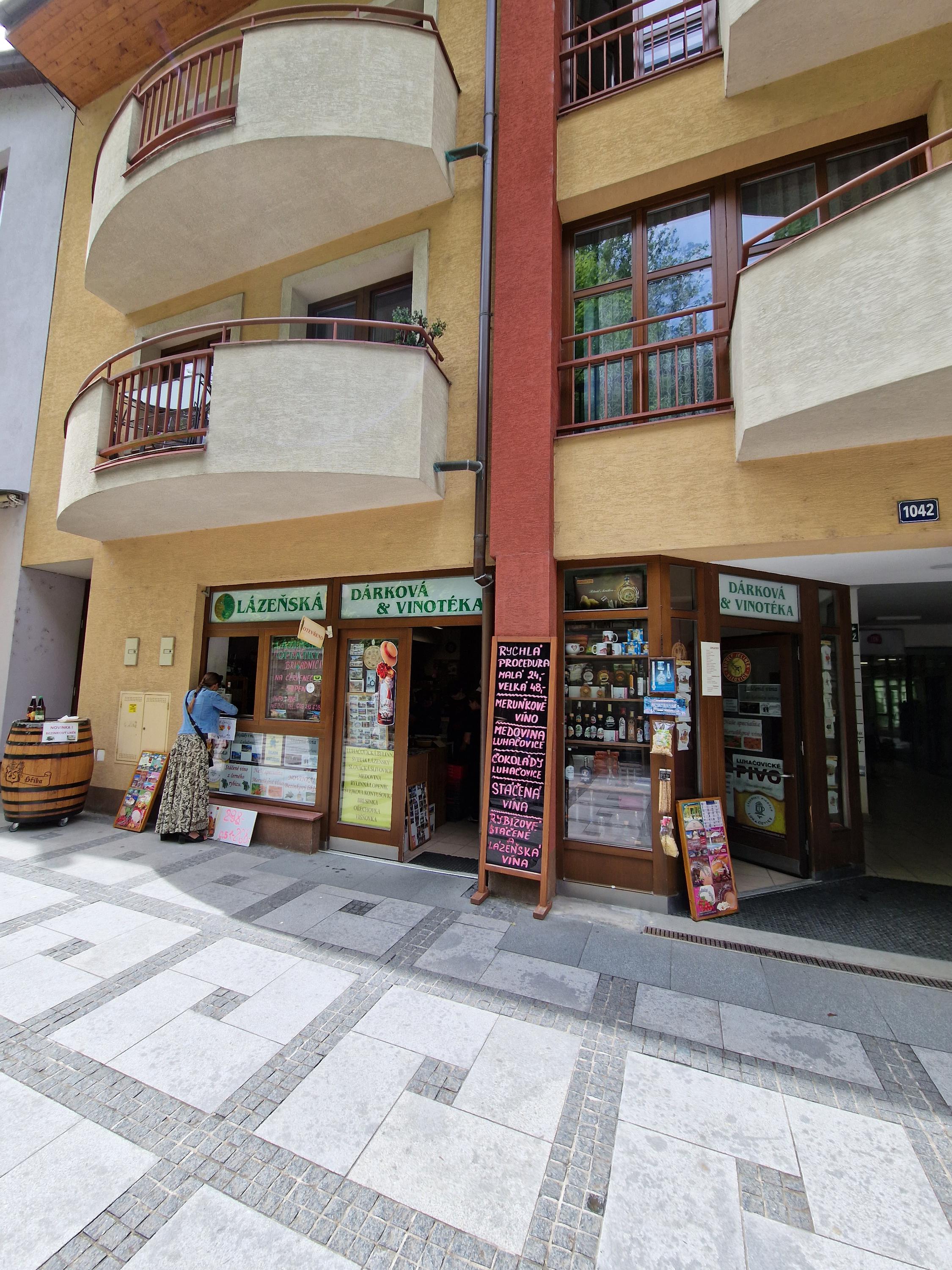 Lázeňská a Dárková Vinotéka foto 2
