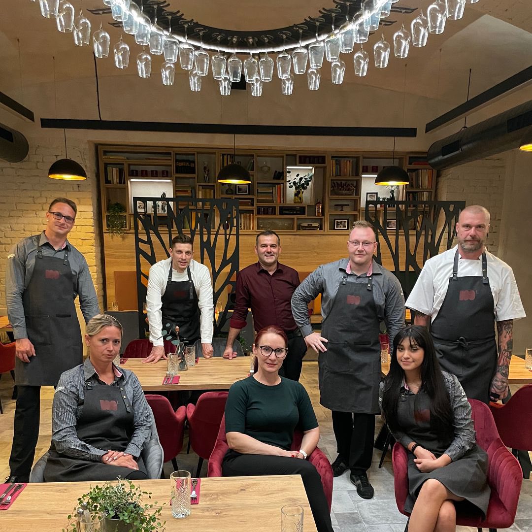 100letá RESTAURANT foto 2