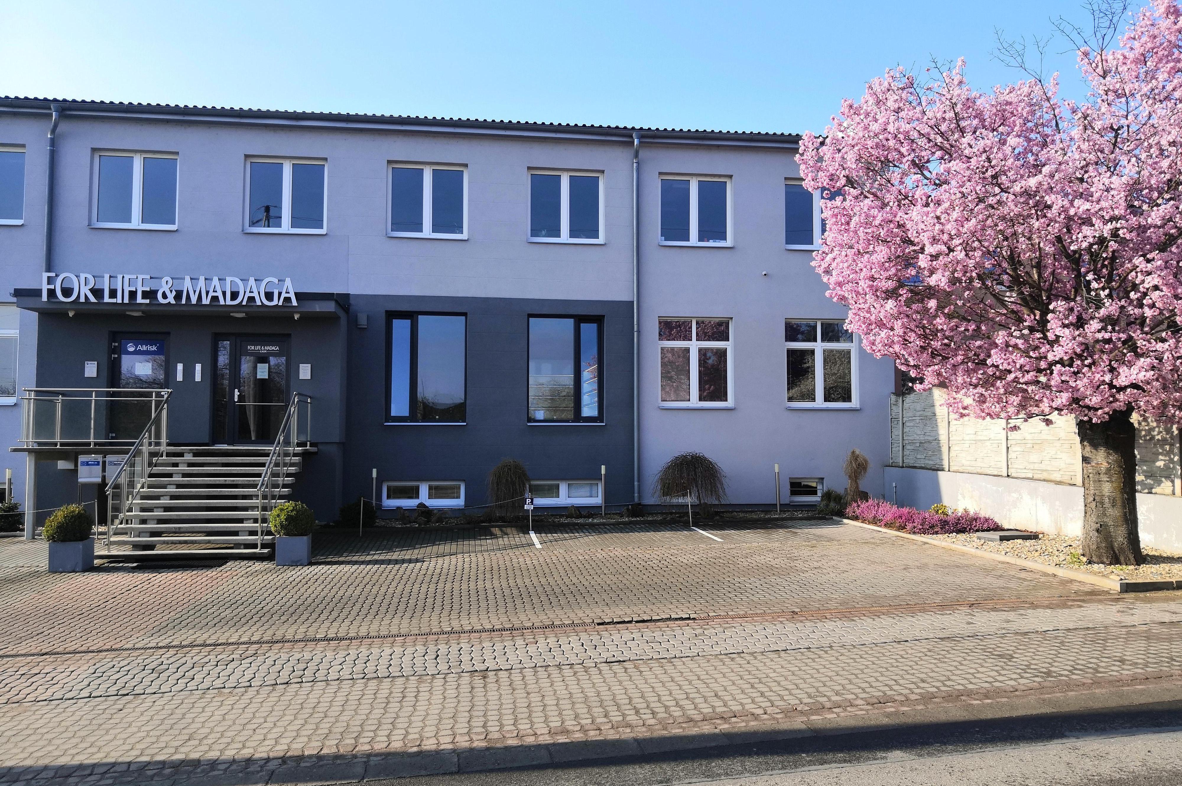 FOR LIFE & MADAGA a. s. foto 1