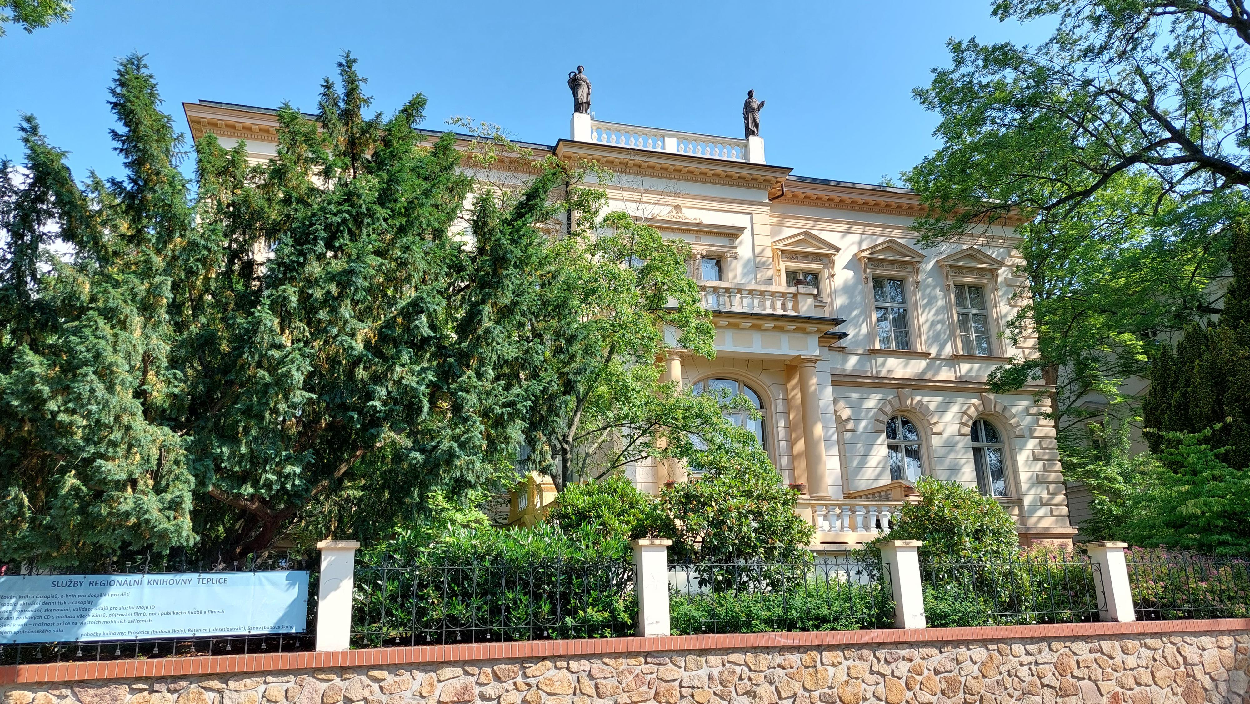 Regionální knihovna Teplice - Lipová foto 3