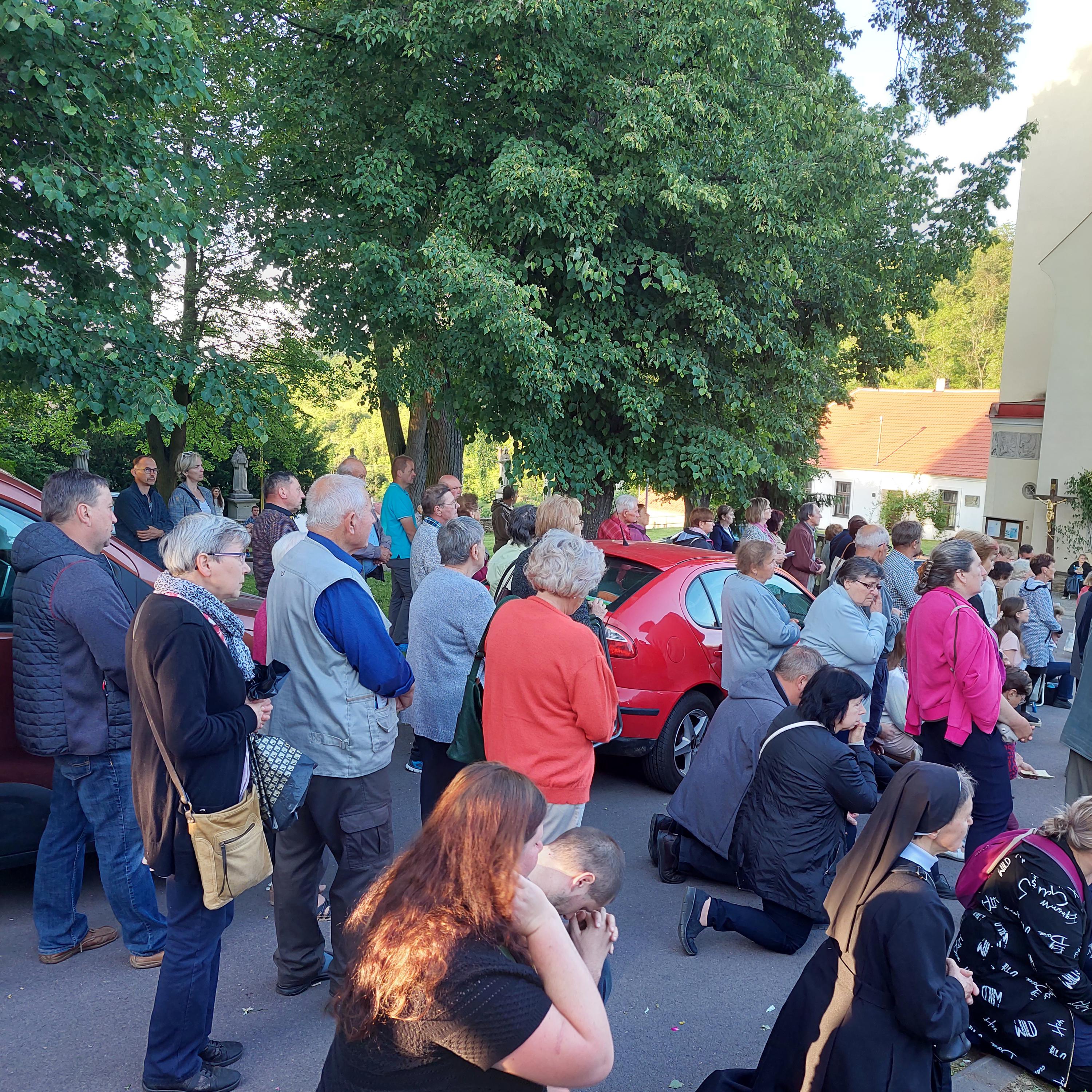 Římskokatolická farnost Hluboké Mašůvky foto 3