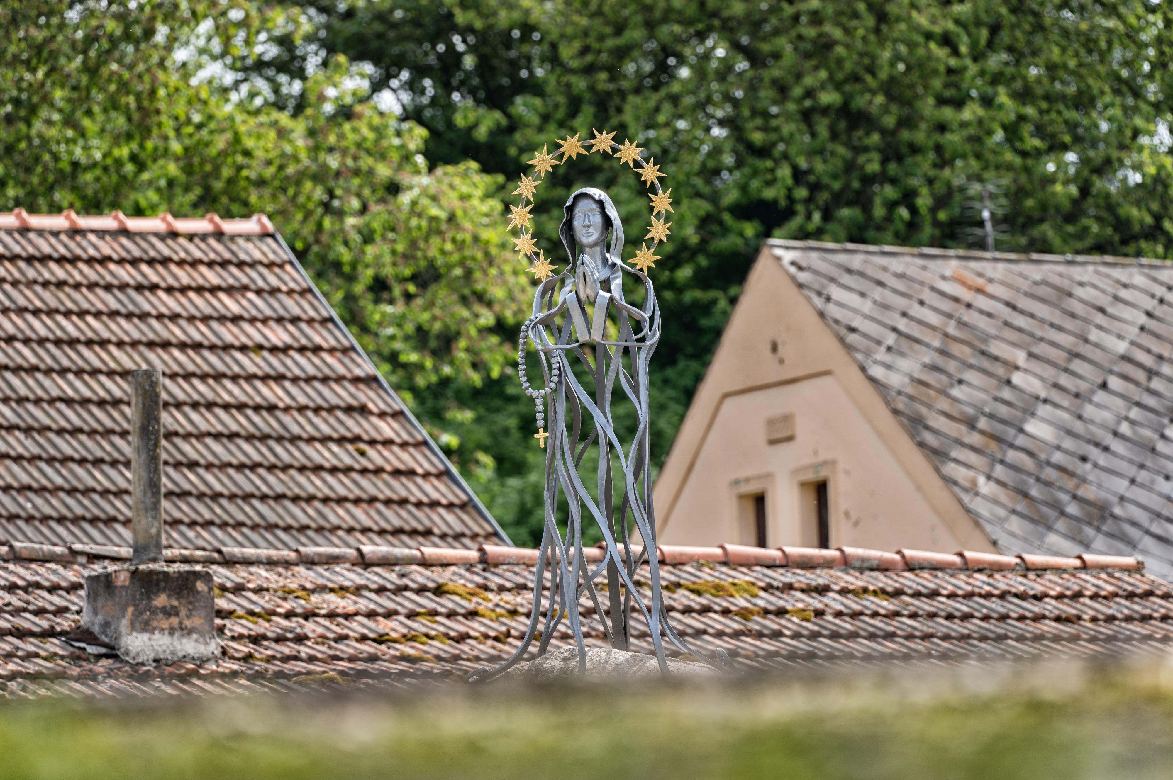 Panna Marie - kovaná plastika