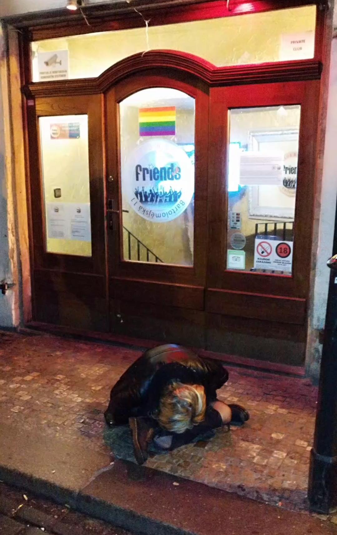 Friends club a bar foto 3