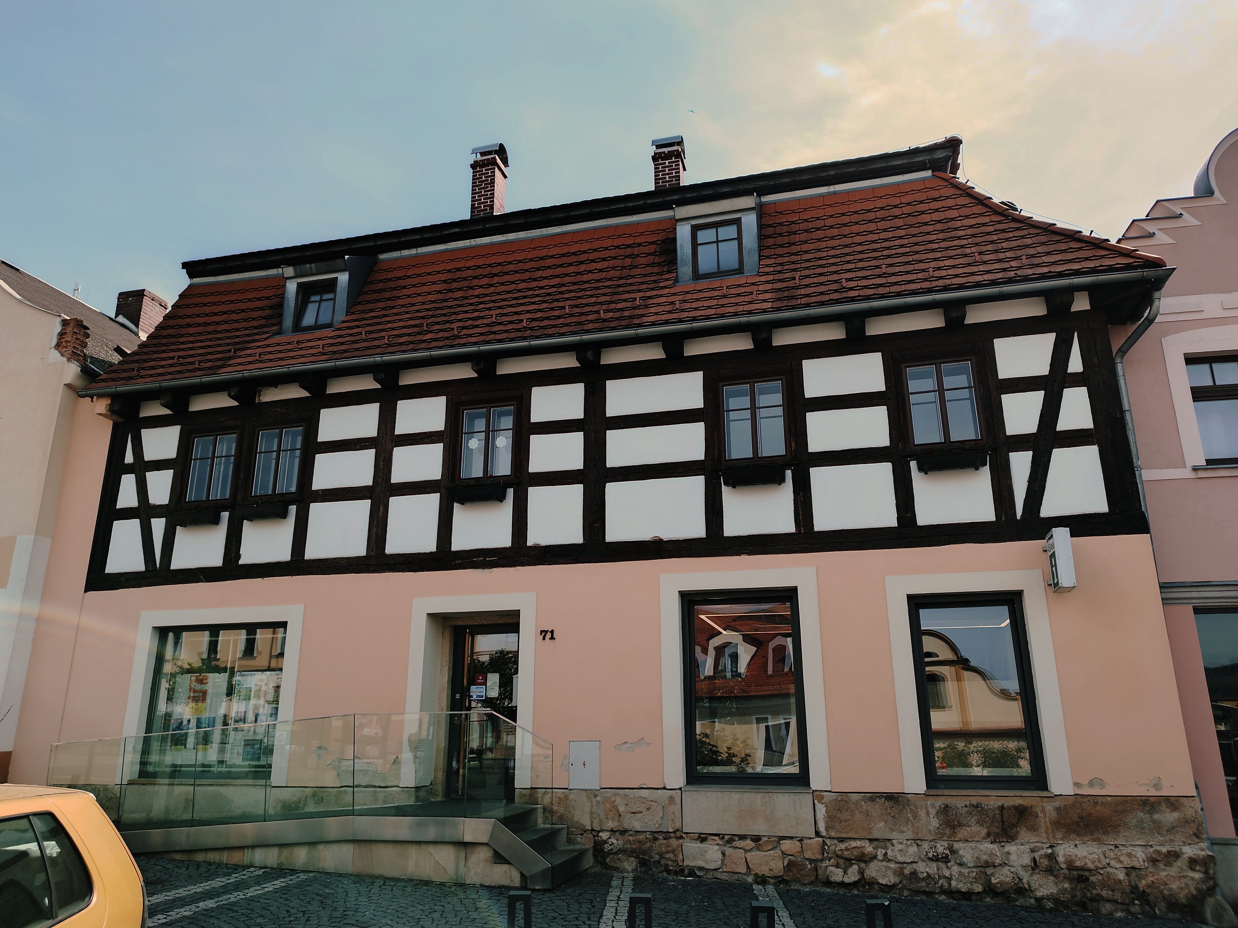 Městská knihovna Hrádek nad Nisou foto 2