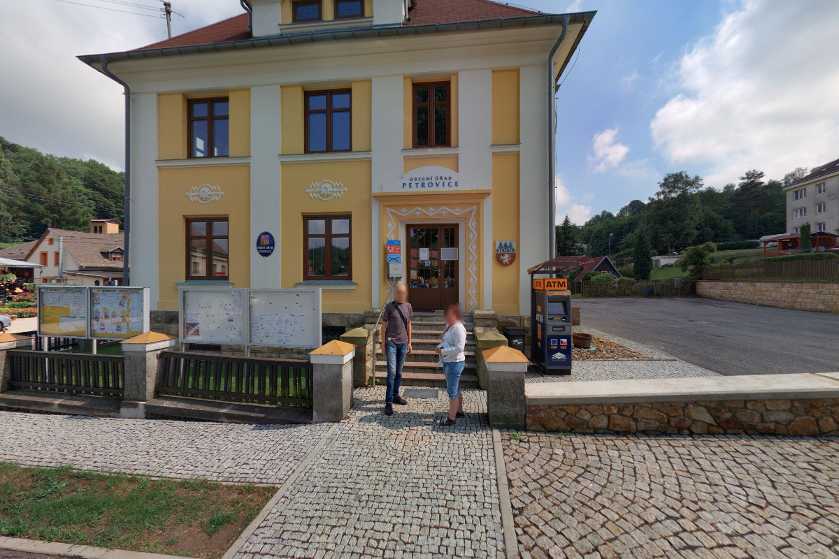 Petrovice - obecní úřad foto 2