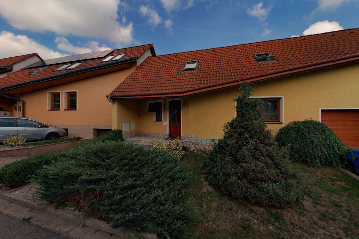 HAPPYCOLOURS, s.r.o.