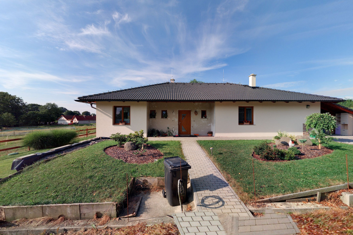 Jezdecký klub Velmovice, z.s.