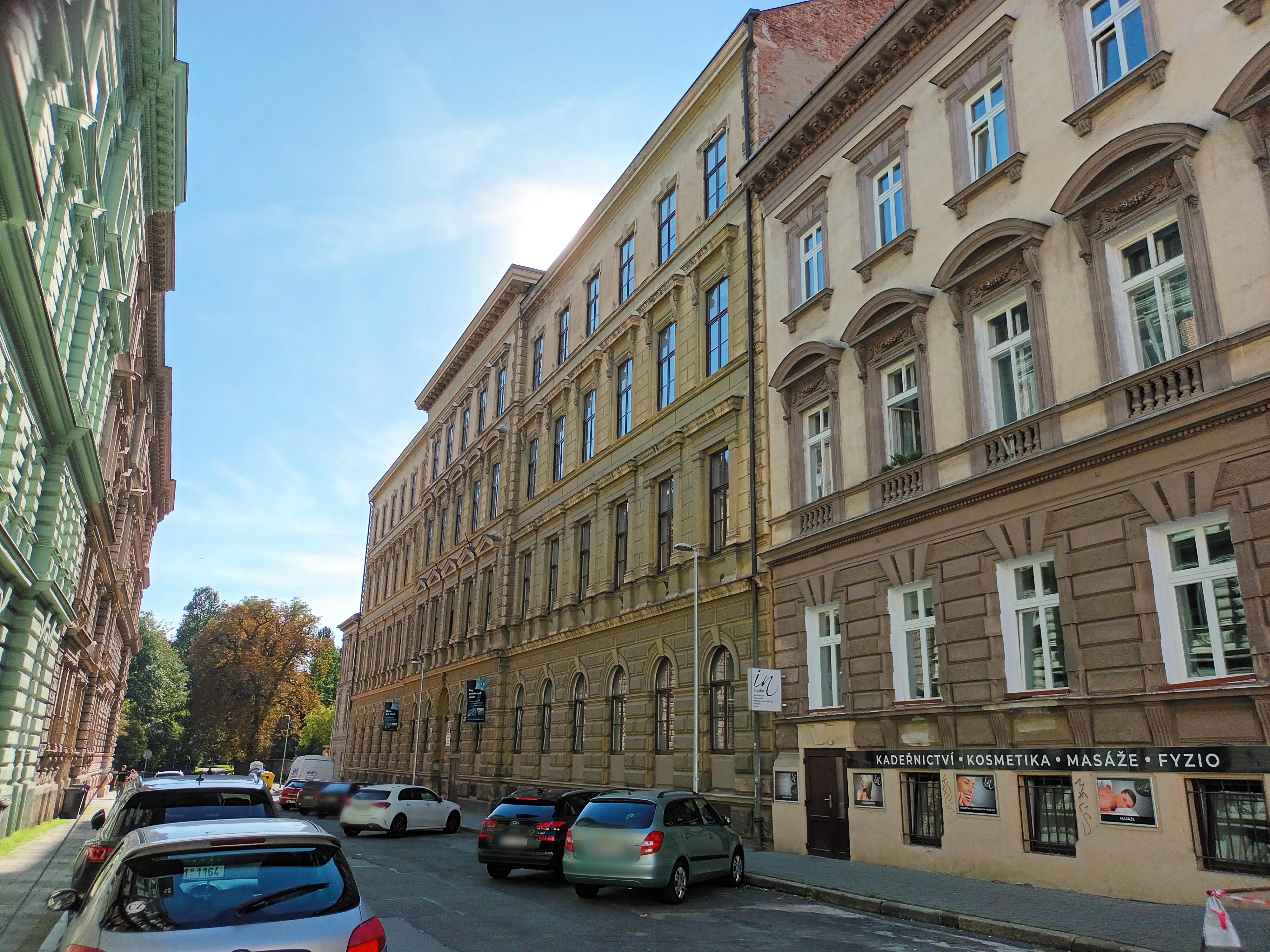 Střední škola technických profesí Olomouc, Kosinova 4 foto 3