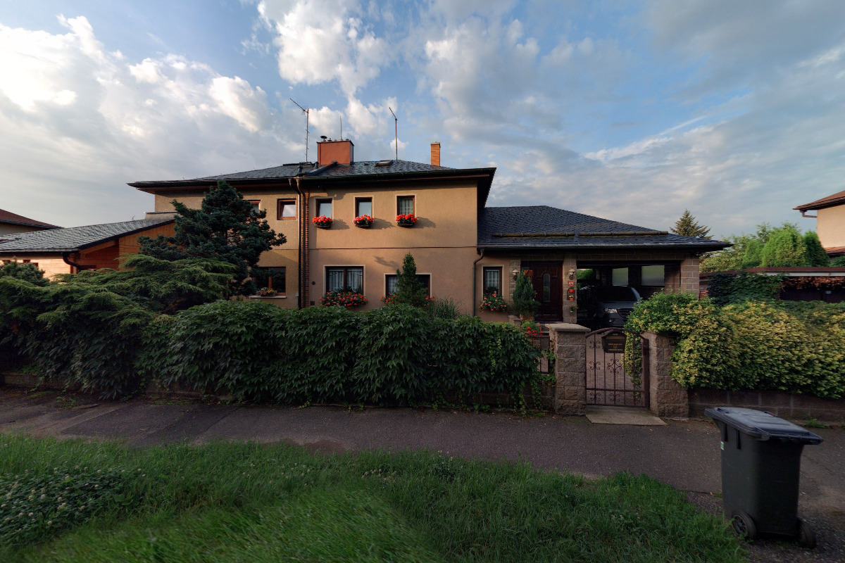 Lubomír Dubový - šicí stroje a žehlící technika