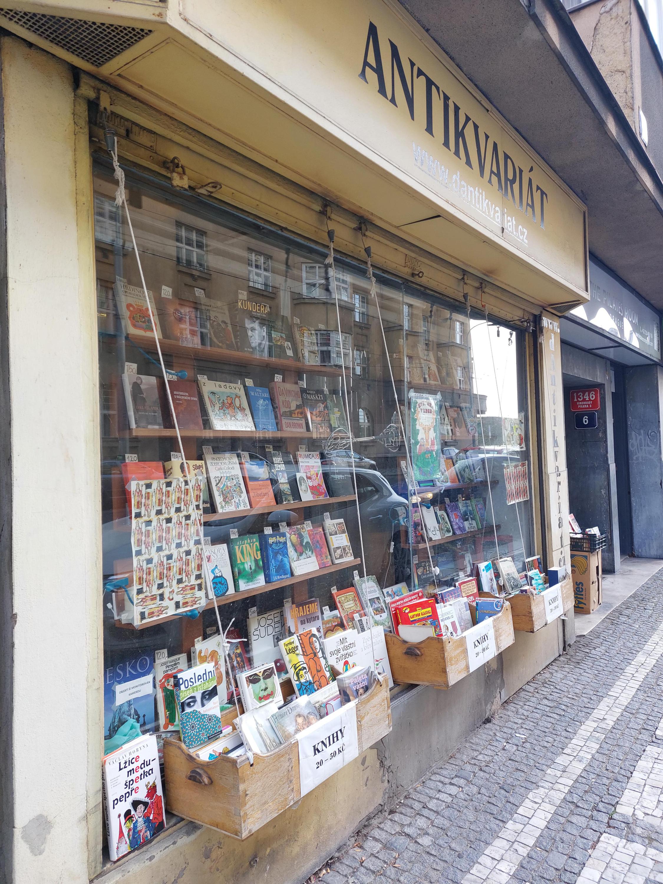 Antikvariát Dana Kurovce foto 2