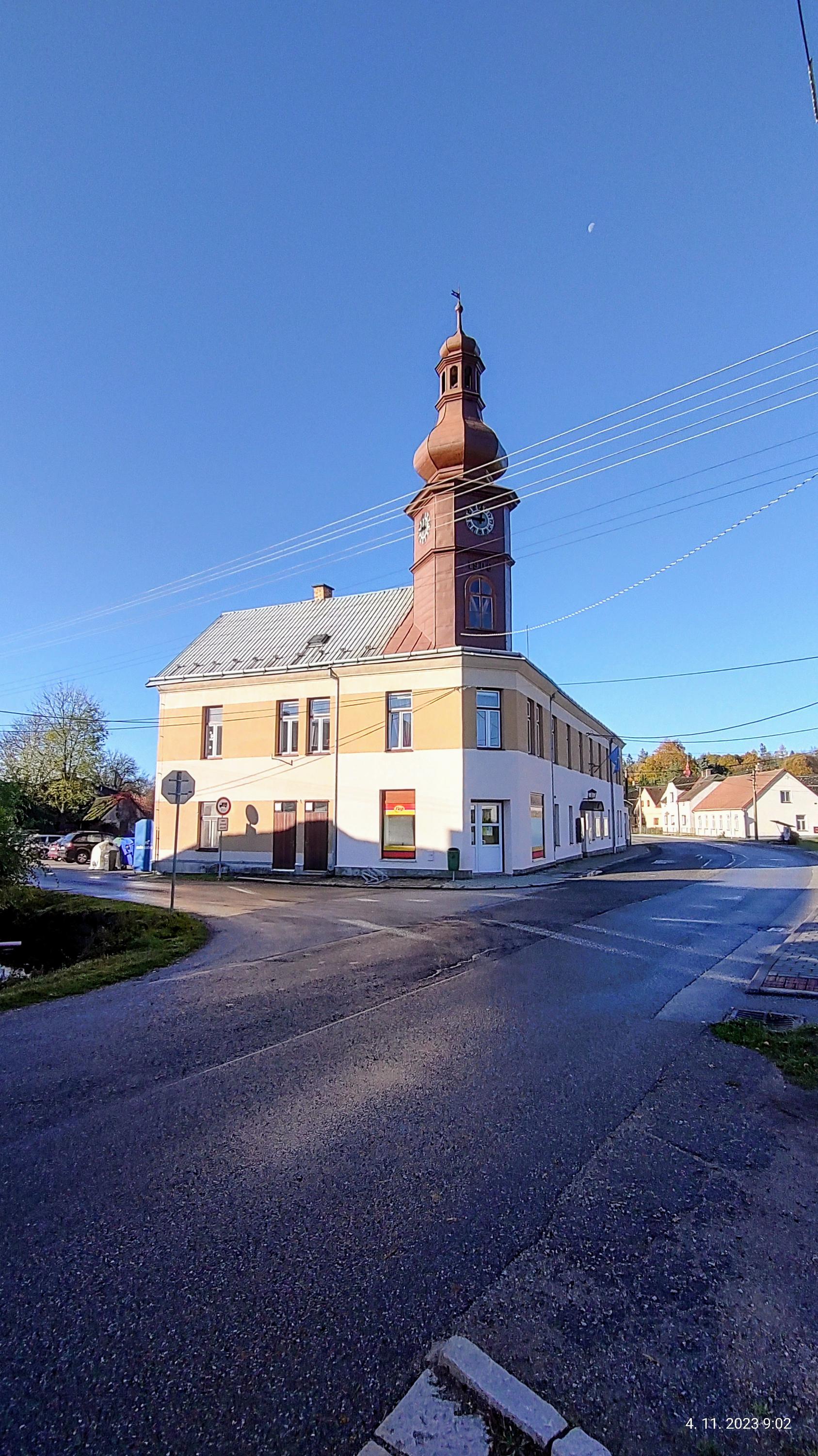 Horní Dubenky - obecní úřad foto 4