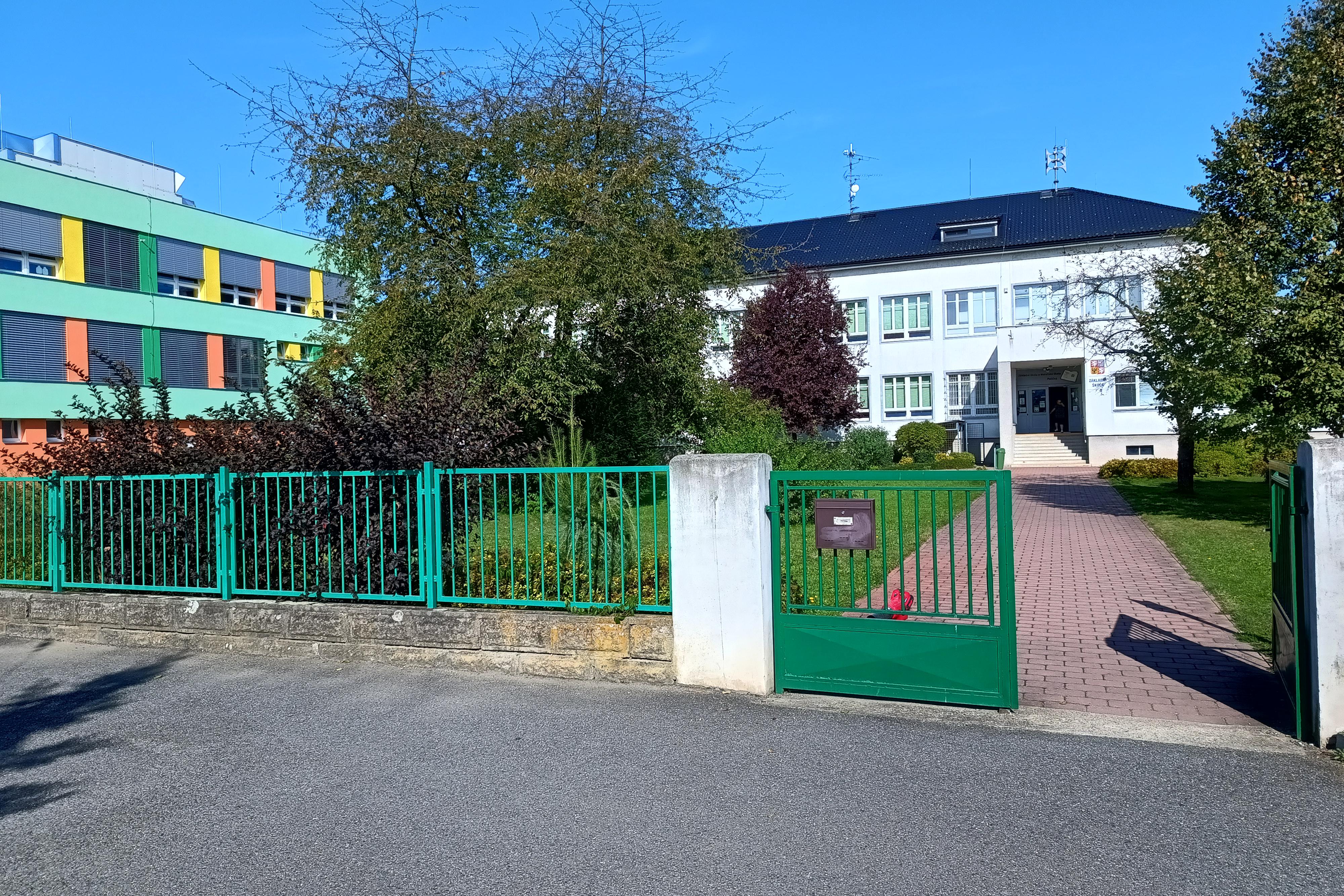 Základní škola a Mateřská škola Poličná 276