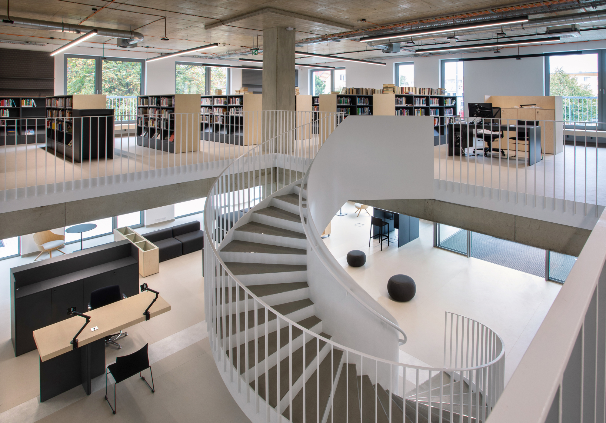 Městská knihovna v Praze - Petřiny foto 3