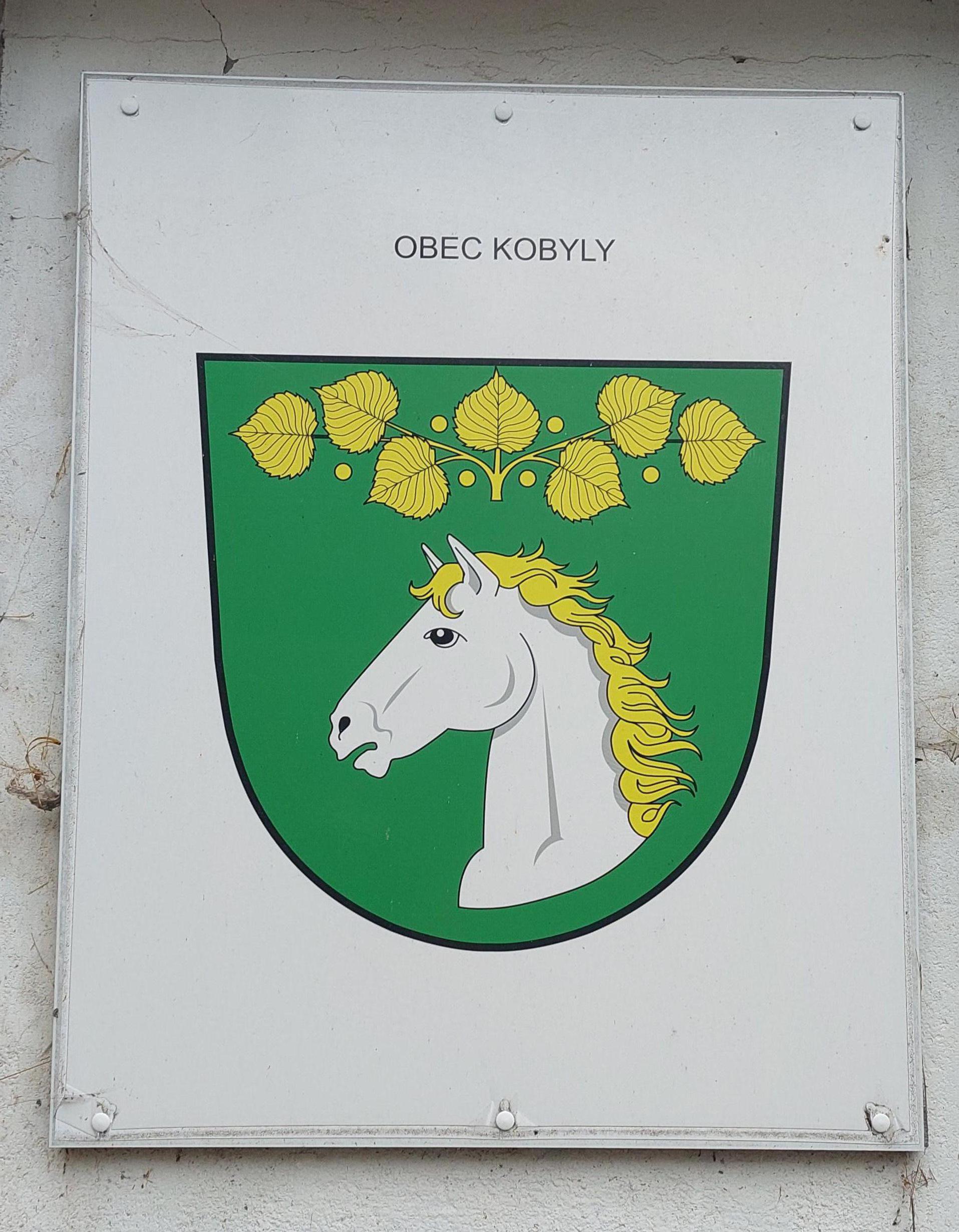 Kobyly - obecní úřad foto 5
