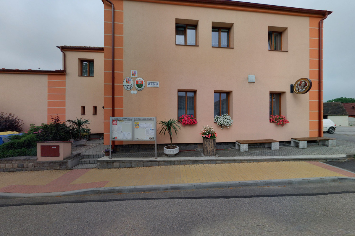 Ločenice - obecní úřad foto 2