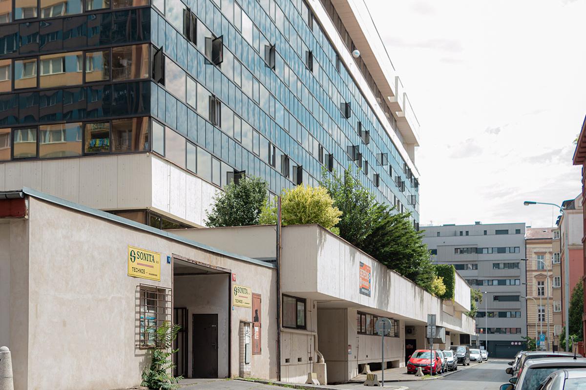 MR.PARKIT - Parking Rosmarin Business Center - Tovární