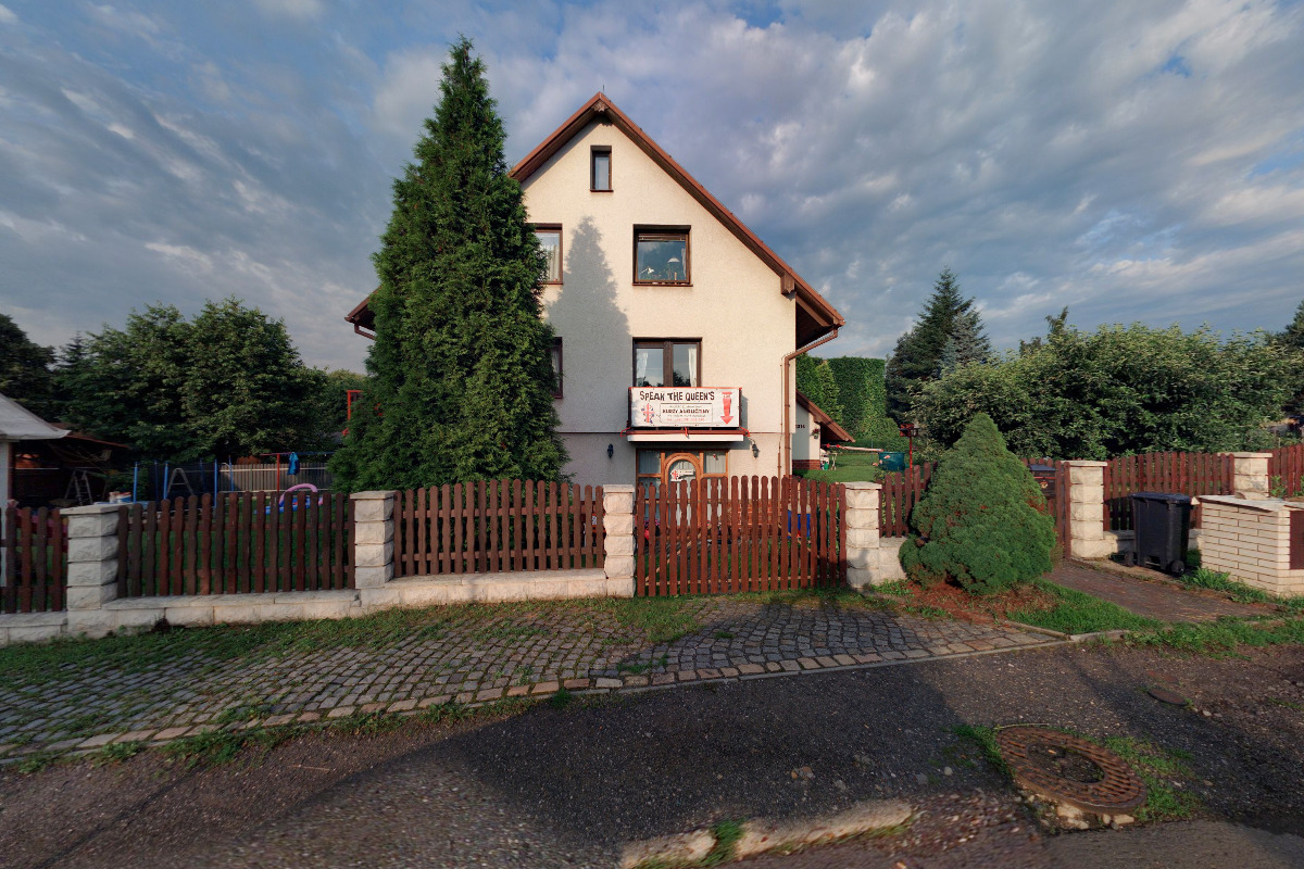 Speak the Queen’s jazyková škola