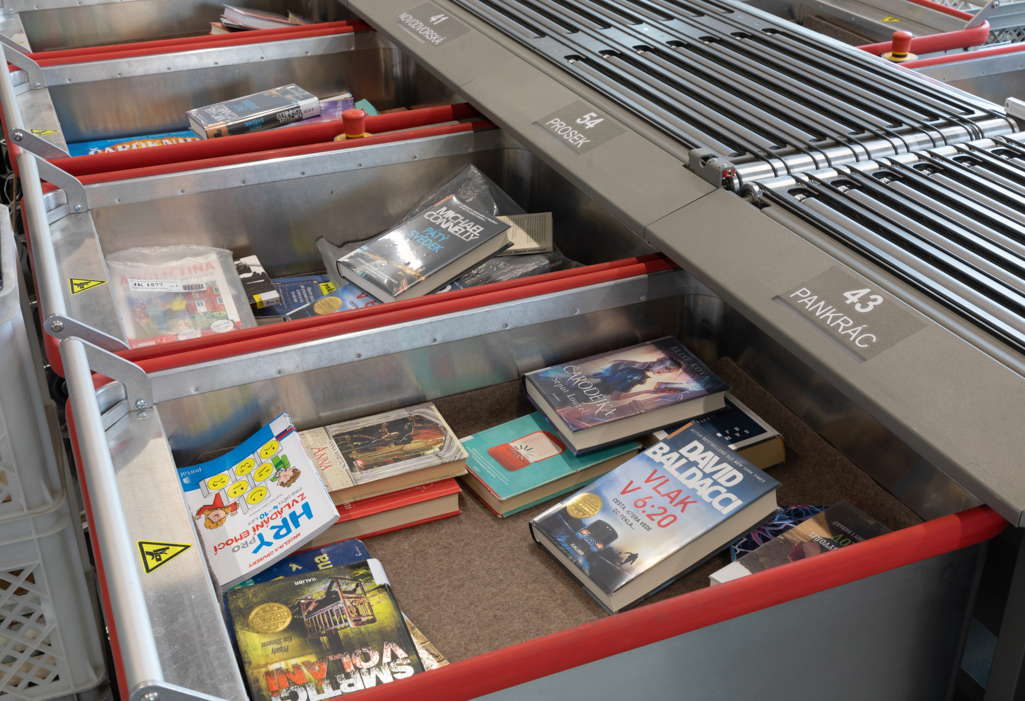 Městská knihovna v Praze - Petřiny foto 5