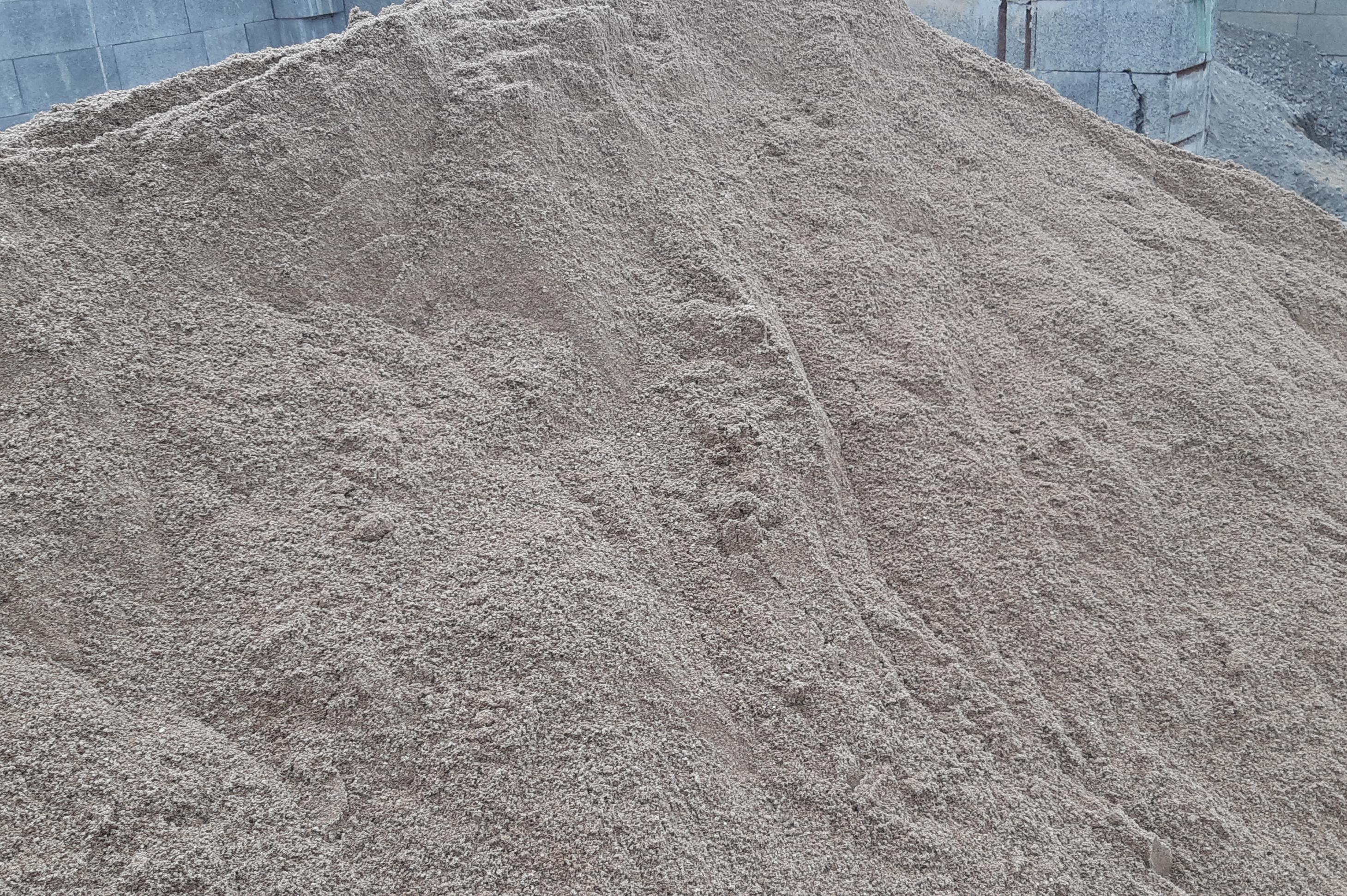 Písek Bratčice vhodný na betonování a omítky