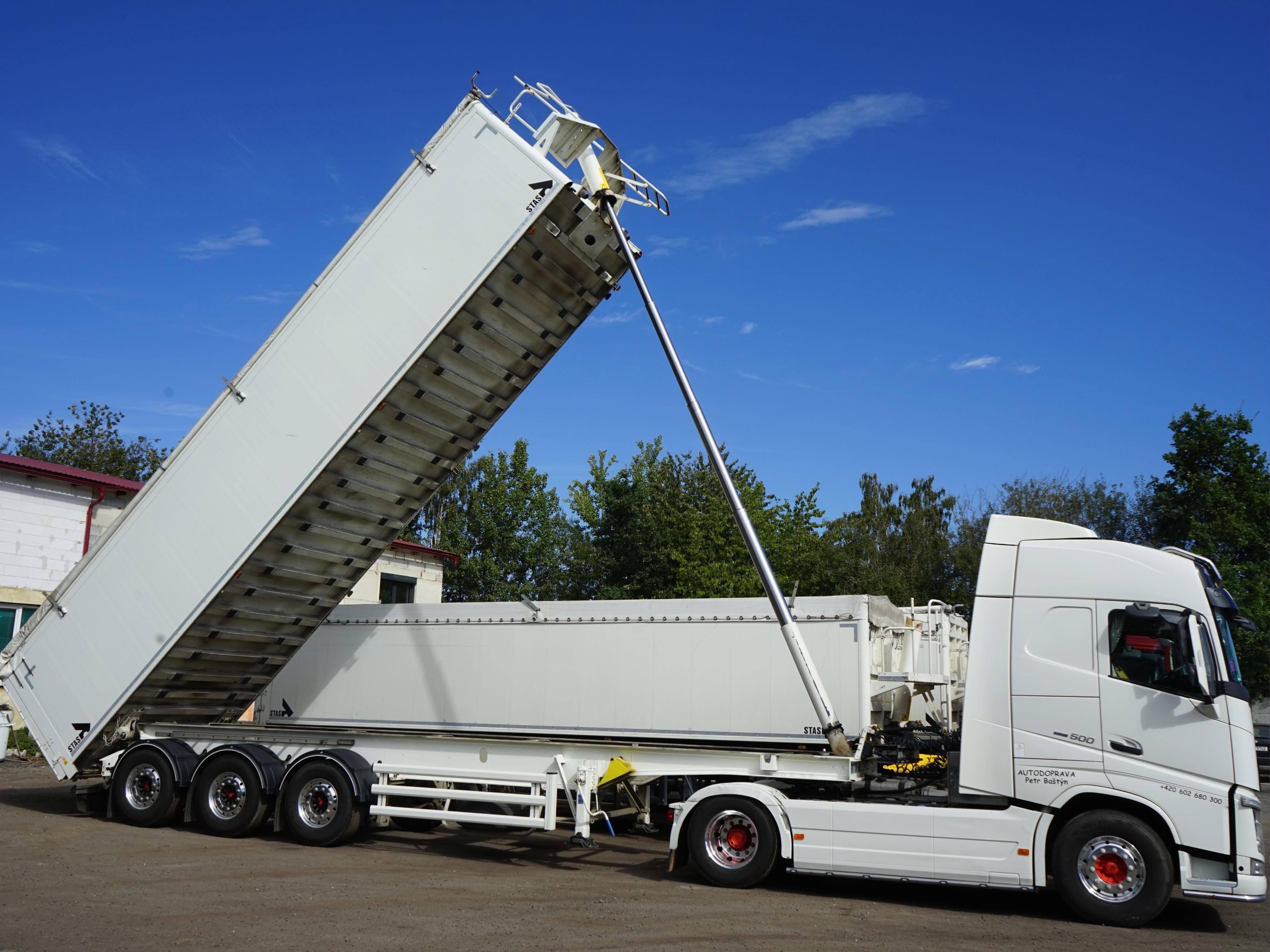 Paliva a kameniva Petr Baštýn foto 1