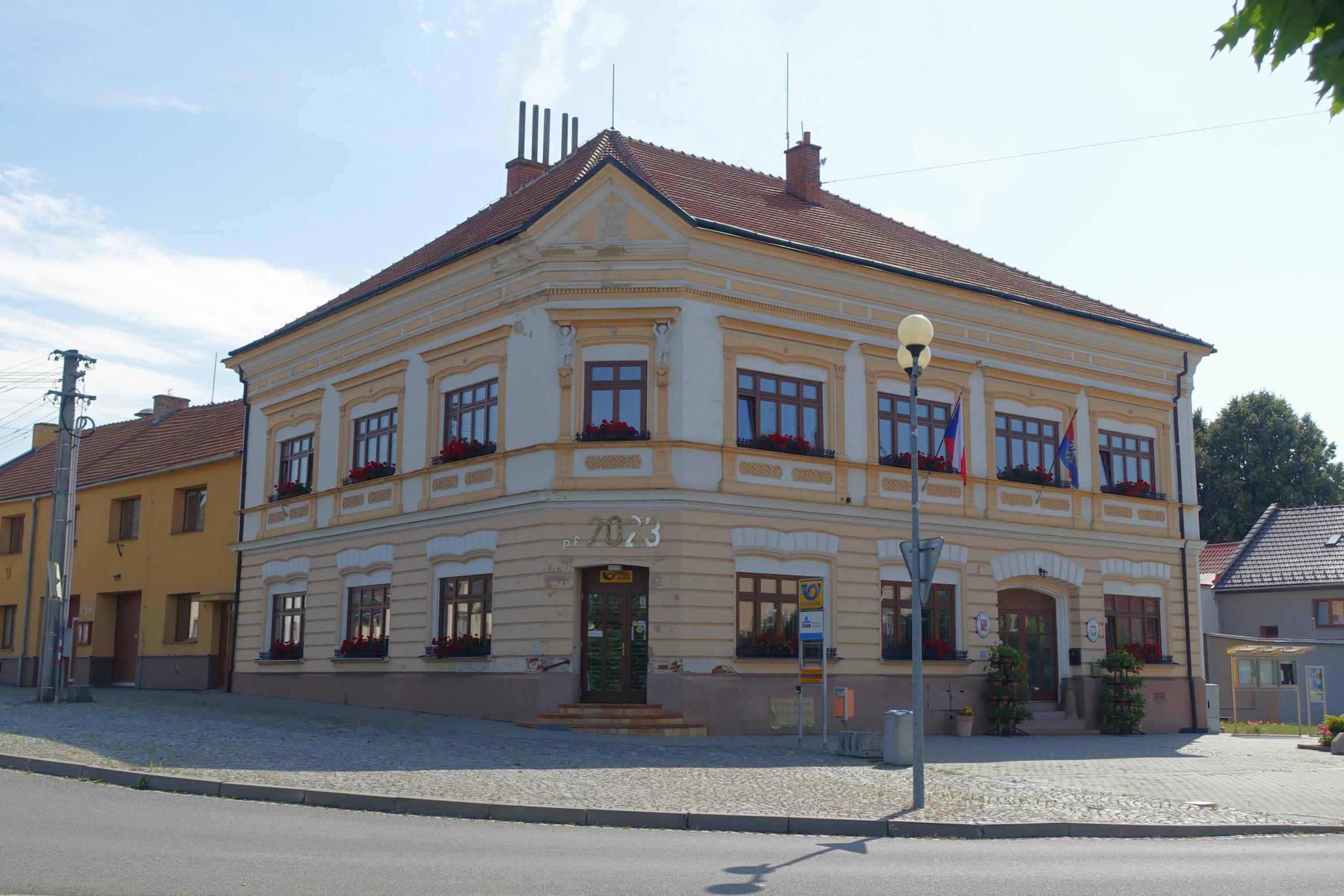 Kralice na Hané - úřad městyse foto 4