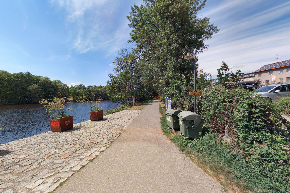 Lodní servis Strakonice - Půjčovna kánoí a raftů na Otavě foto 2