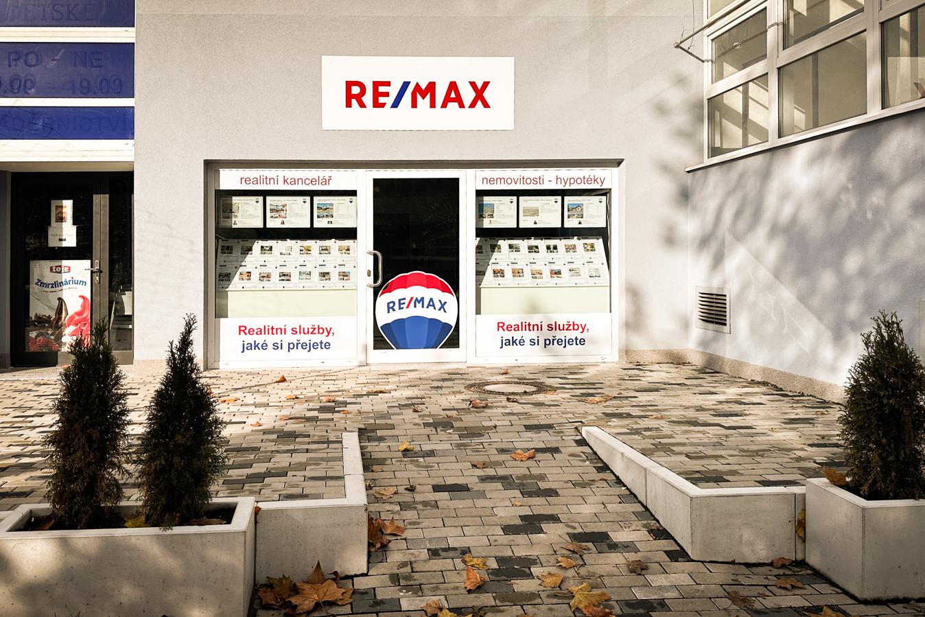 Robin Dvořák - RE/MAX Commercial