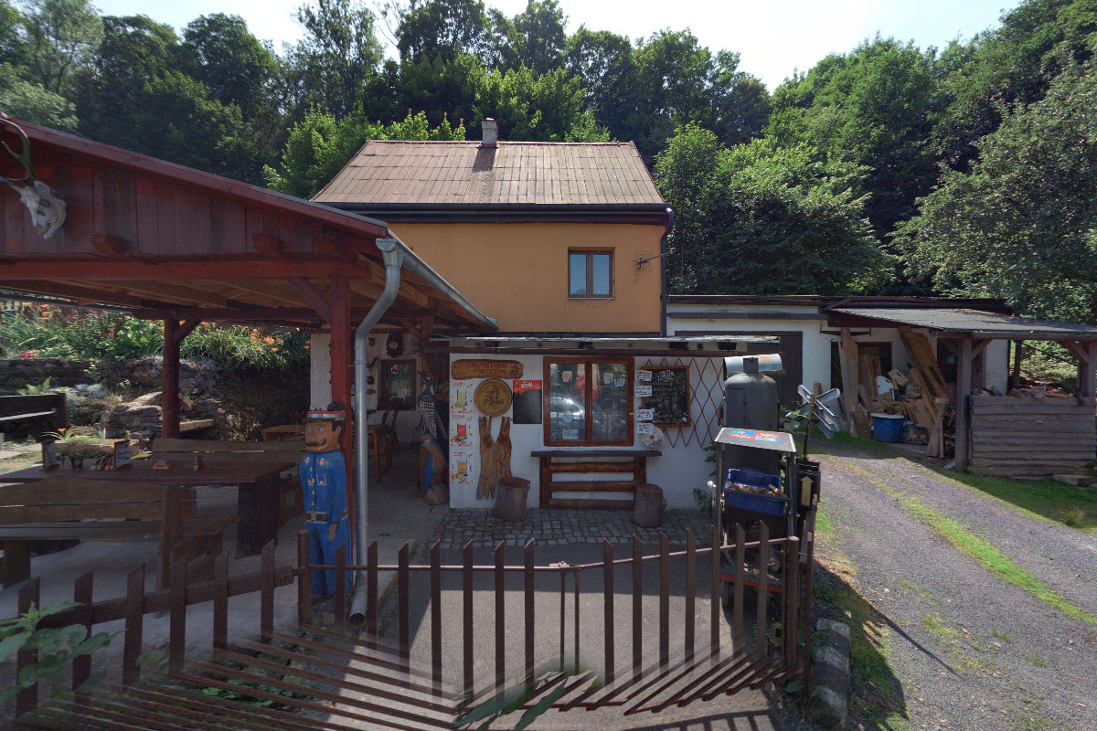 Občerstvení Pod Lesem foto 1