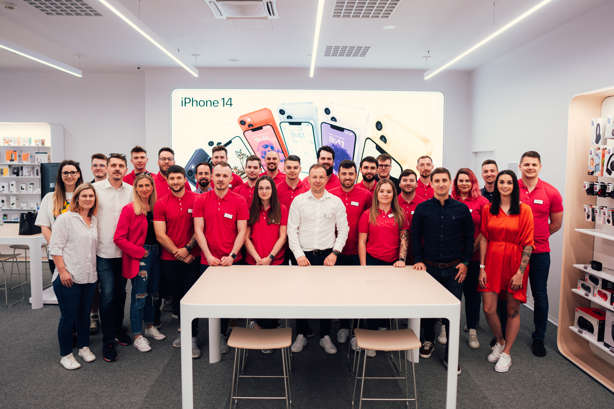 iWant Apple Premium Partner foto 5