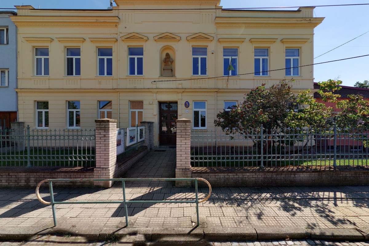 Místní knihovna Uhřičice