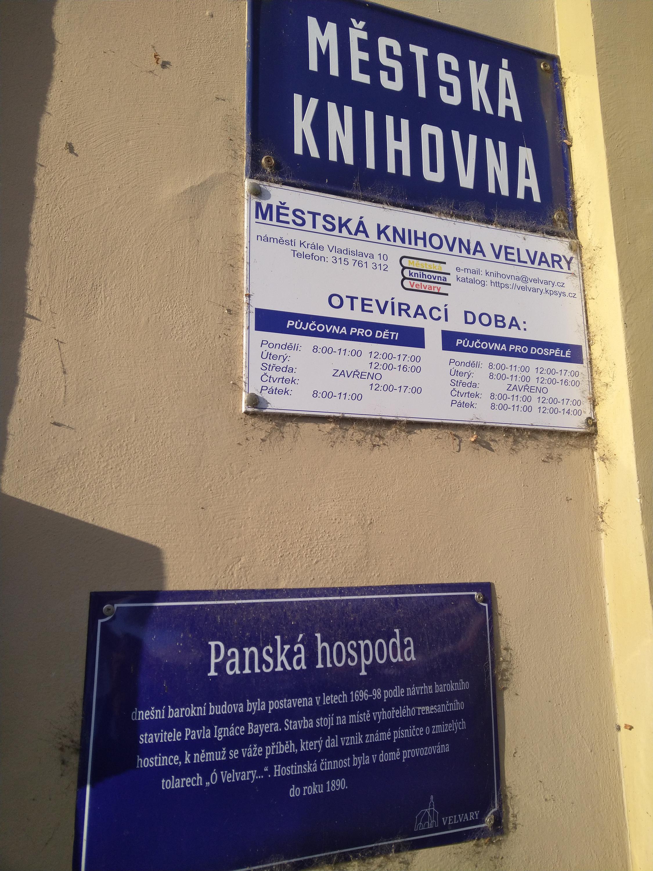 Městská knihovna Velvary foto 2
