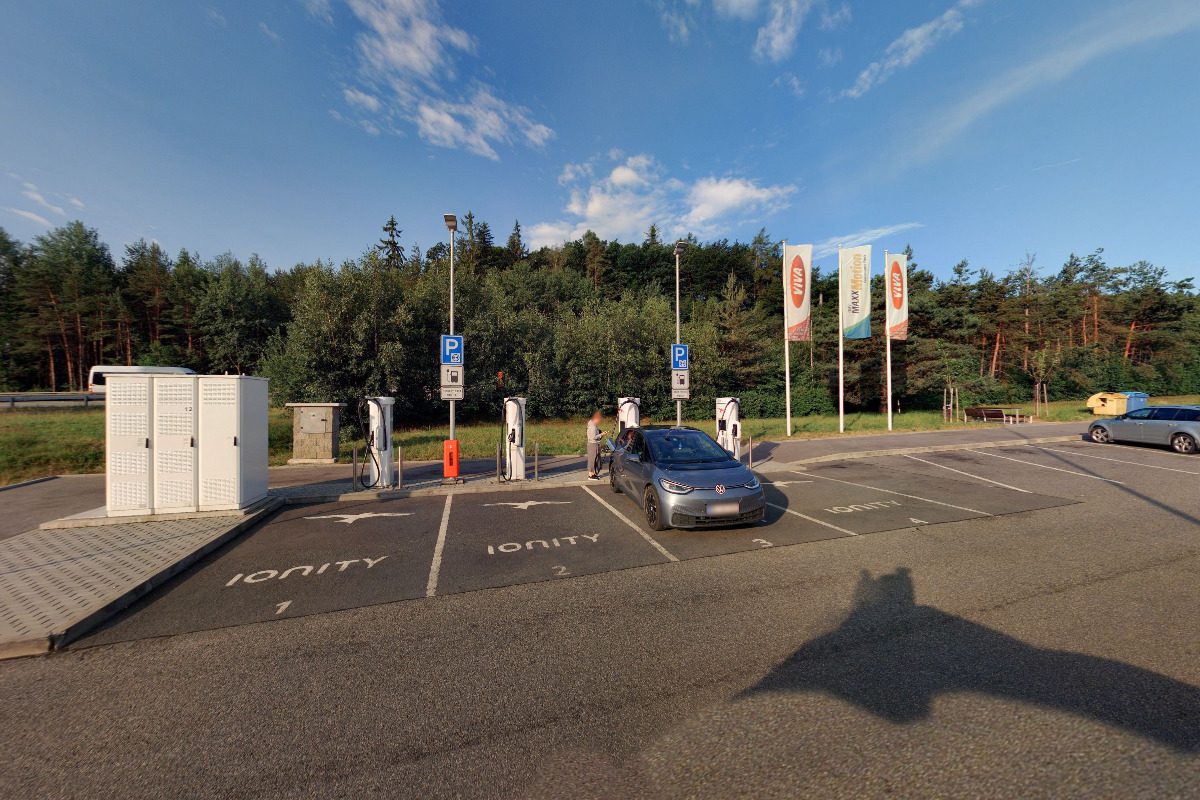 Dobíjecí stanice IONITY foto 4