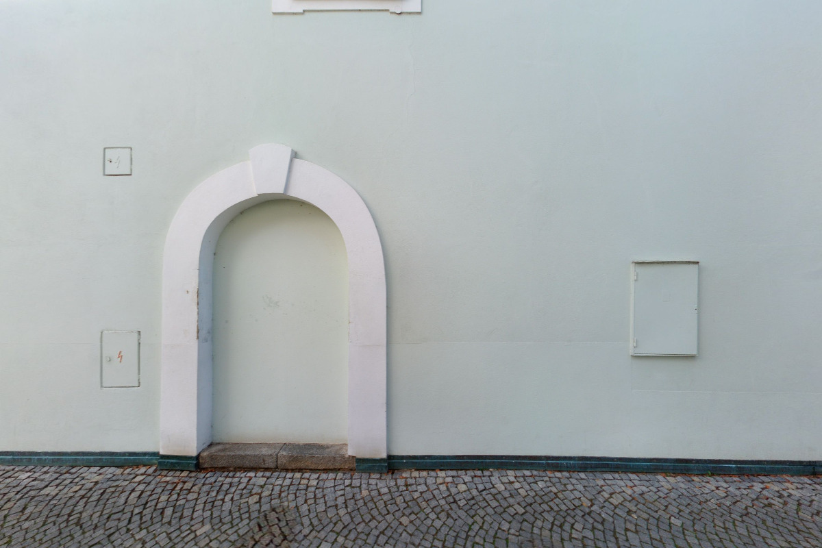 Dům, zahrada, květiny